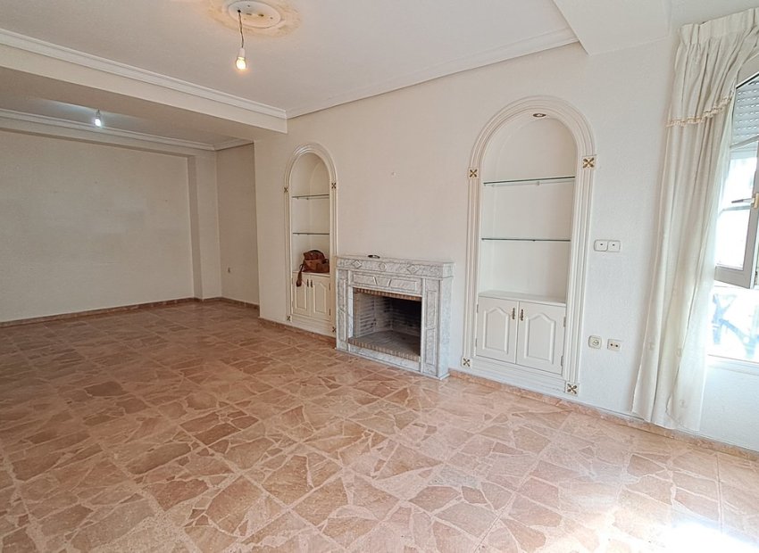 Resale - Apartment -
Torrevieja