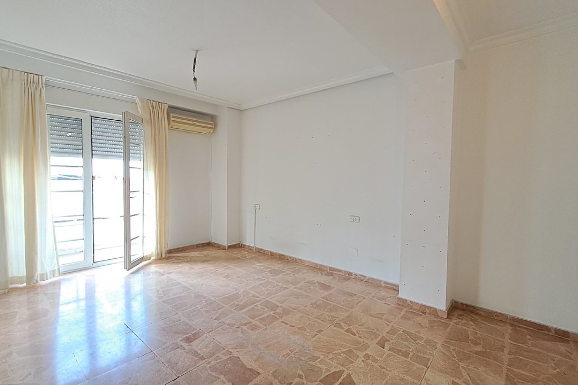 Resale - Apartment -
Torrevieja