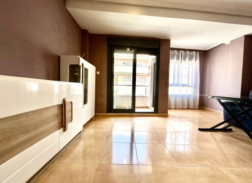 Resale - Apartment -
Torrevieja