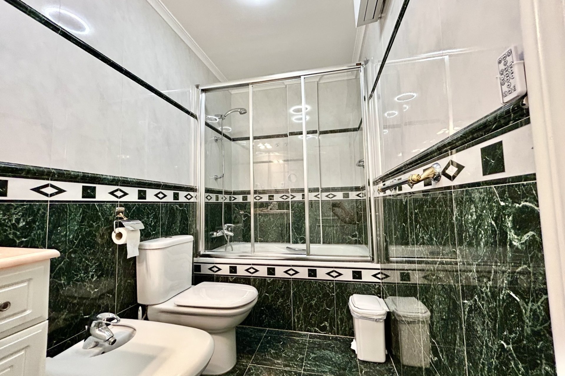 Resale - Apartment -
Torrevieja