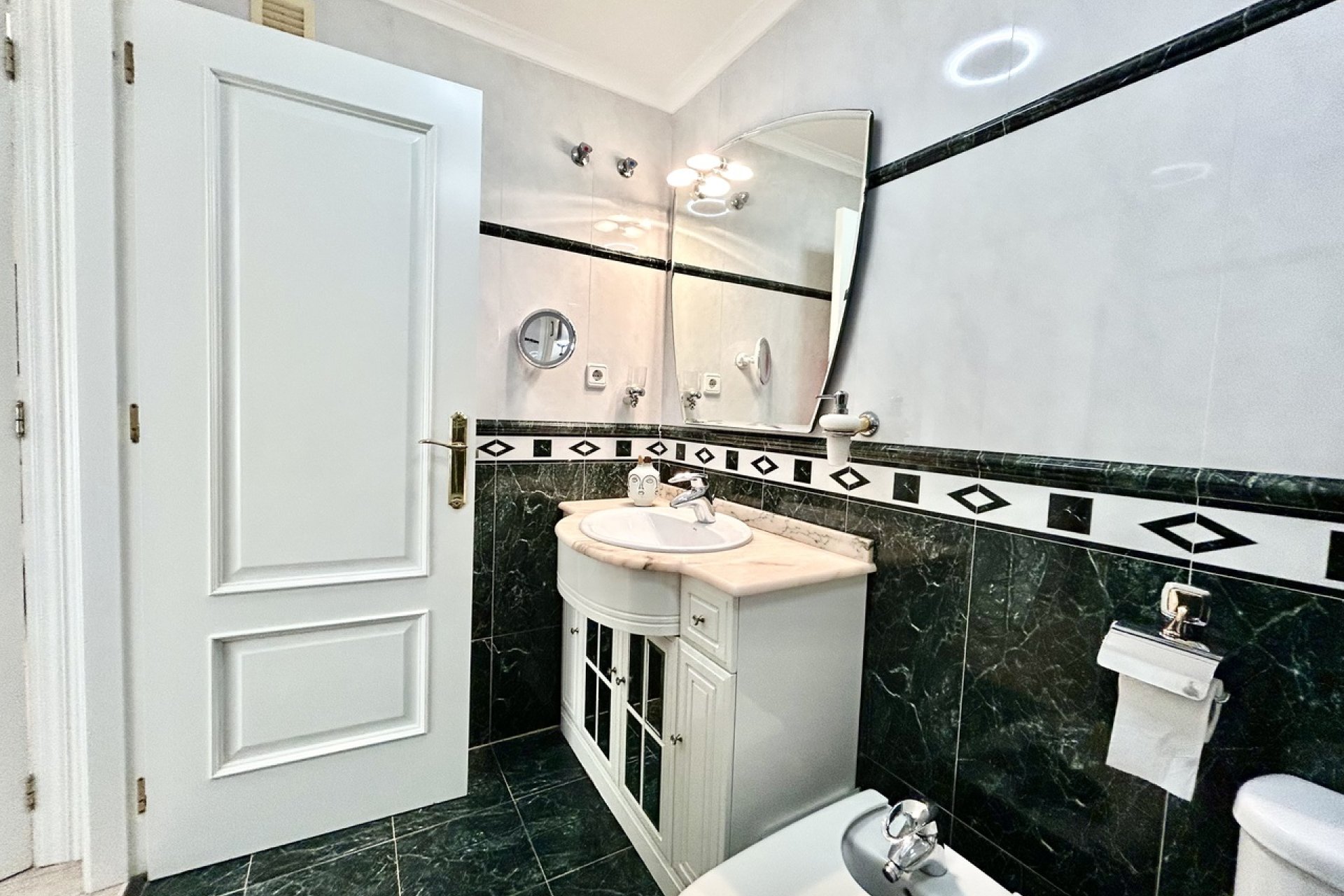 Resale - Apartment -
Torrevieja