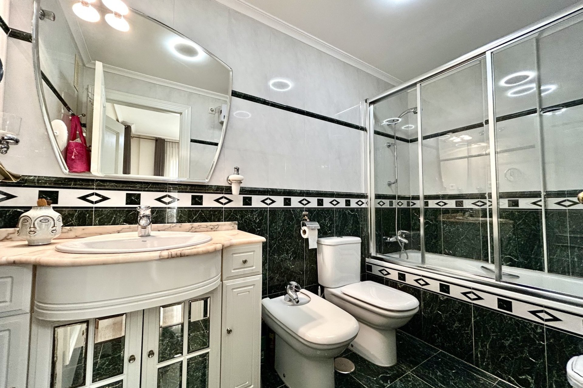 Resale - Apartment -
Torrevieja