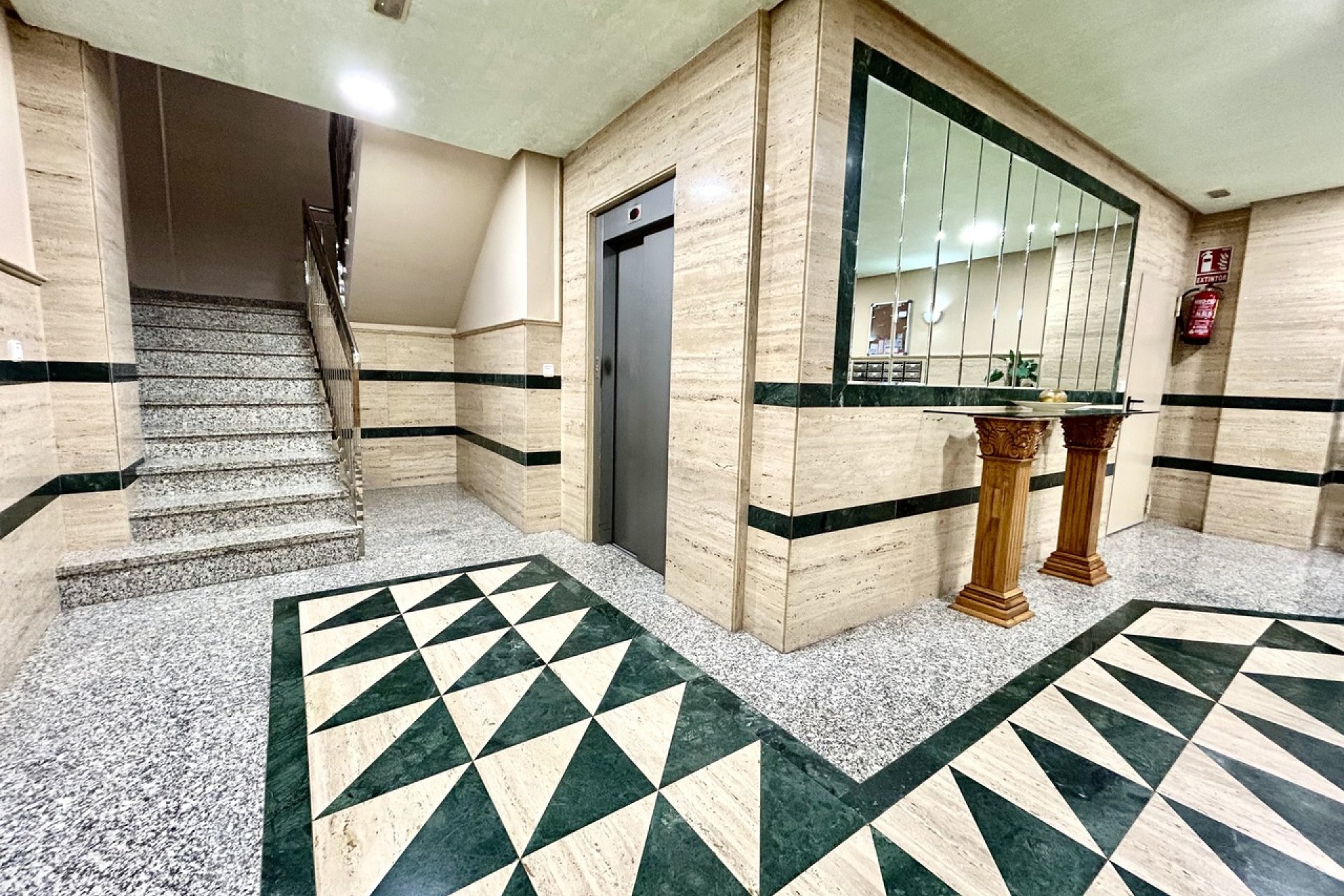 Resale - Apartment -
Torrevieja