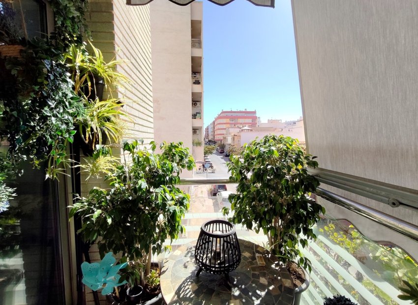 Resale - Apartment -
Torrevieja