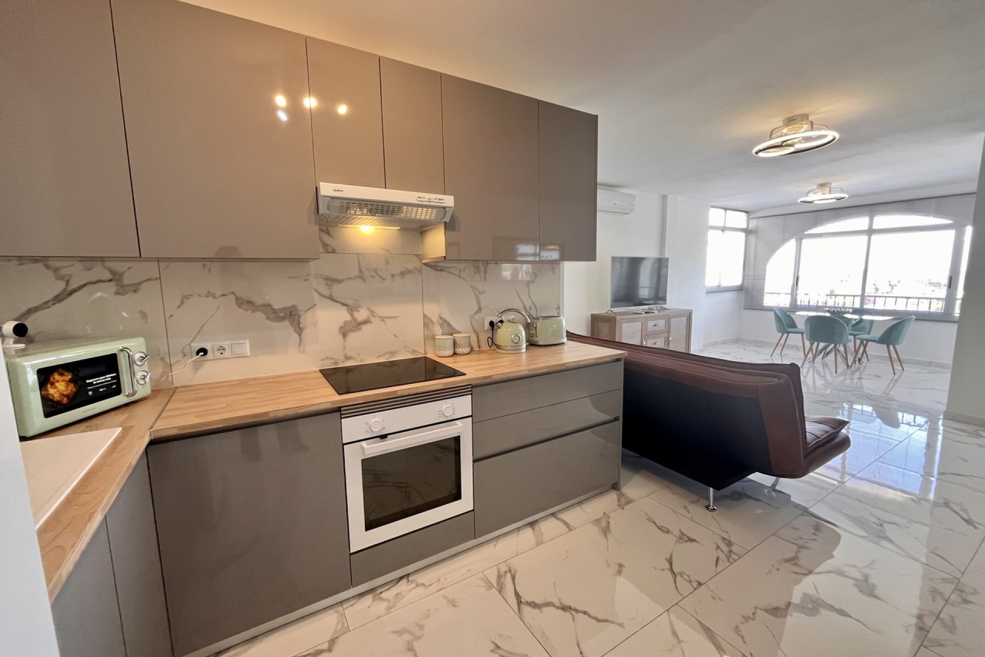 Resale - Apartment -
Villamartín - Villamartin