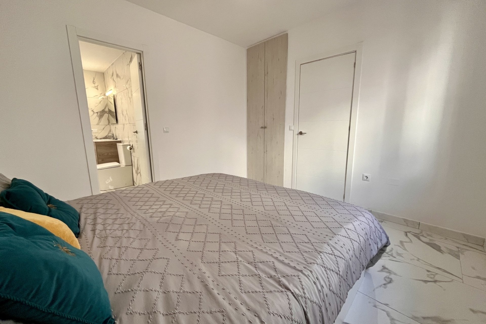 Resale - Apartment -
Villamartín - Villamartin