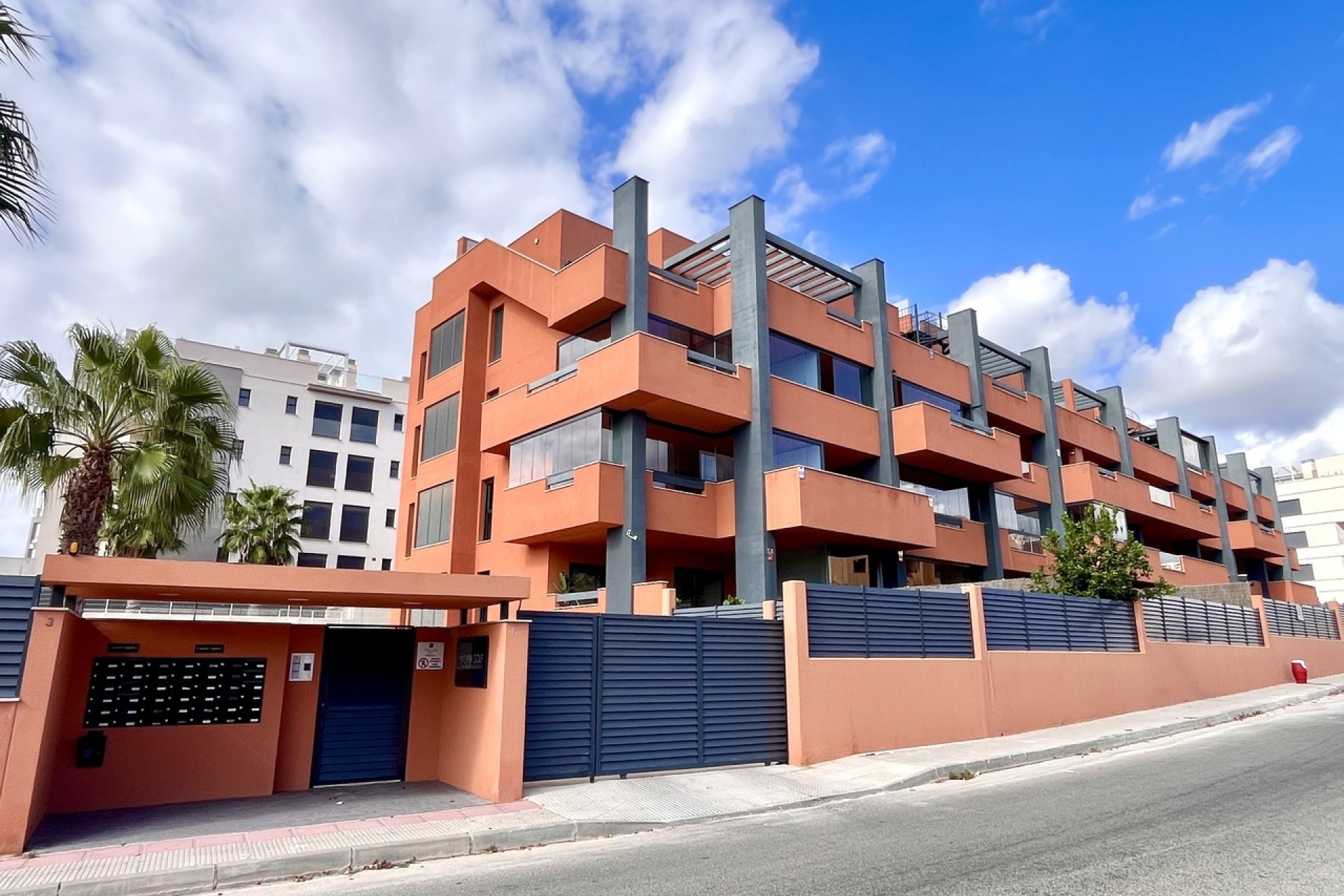 Resale - Apartment -
Villamartín - Villamartin