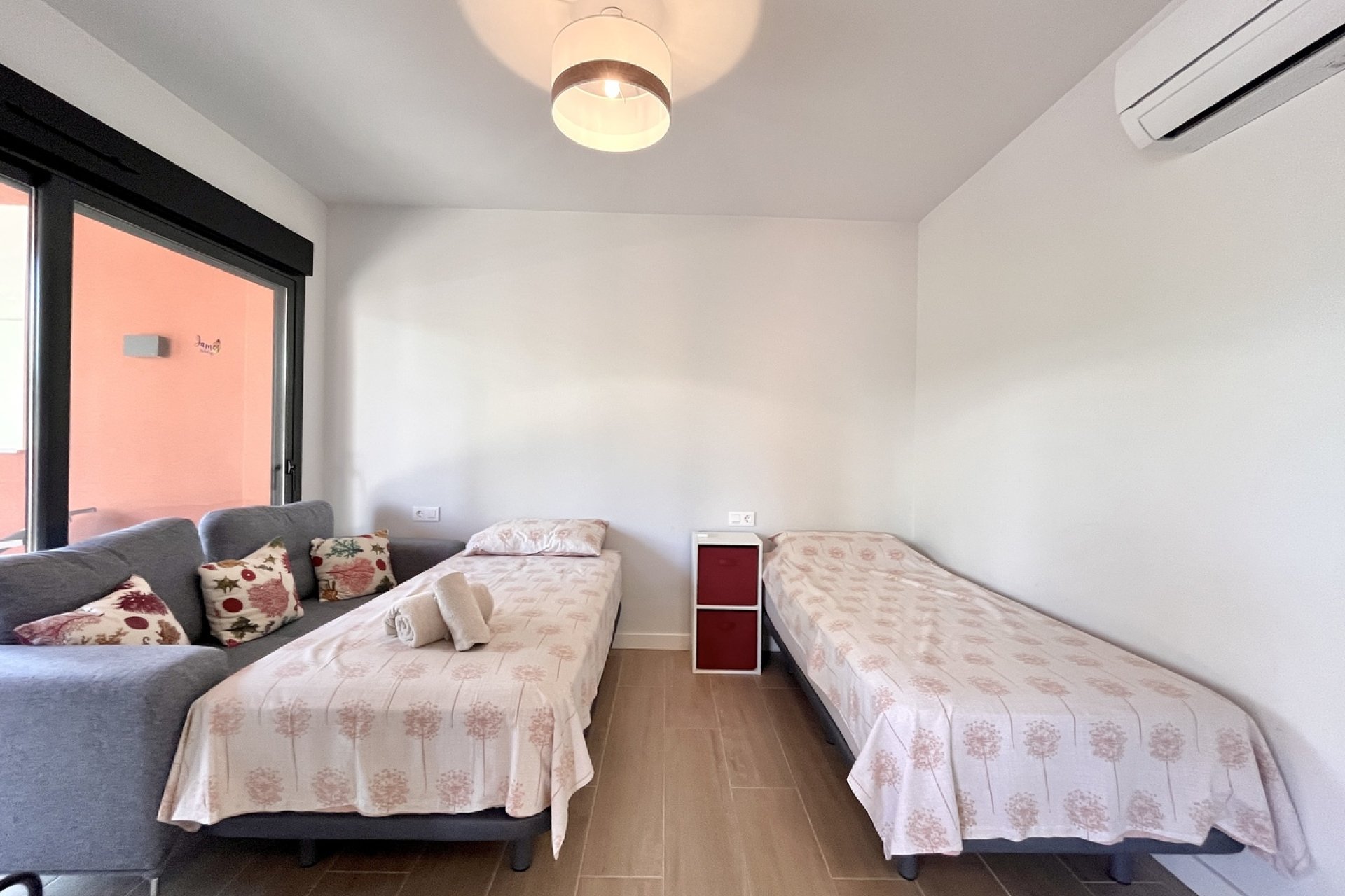 Resale - Apartment -
Villamartín - Villamartin