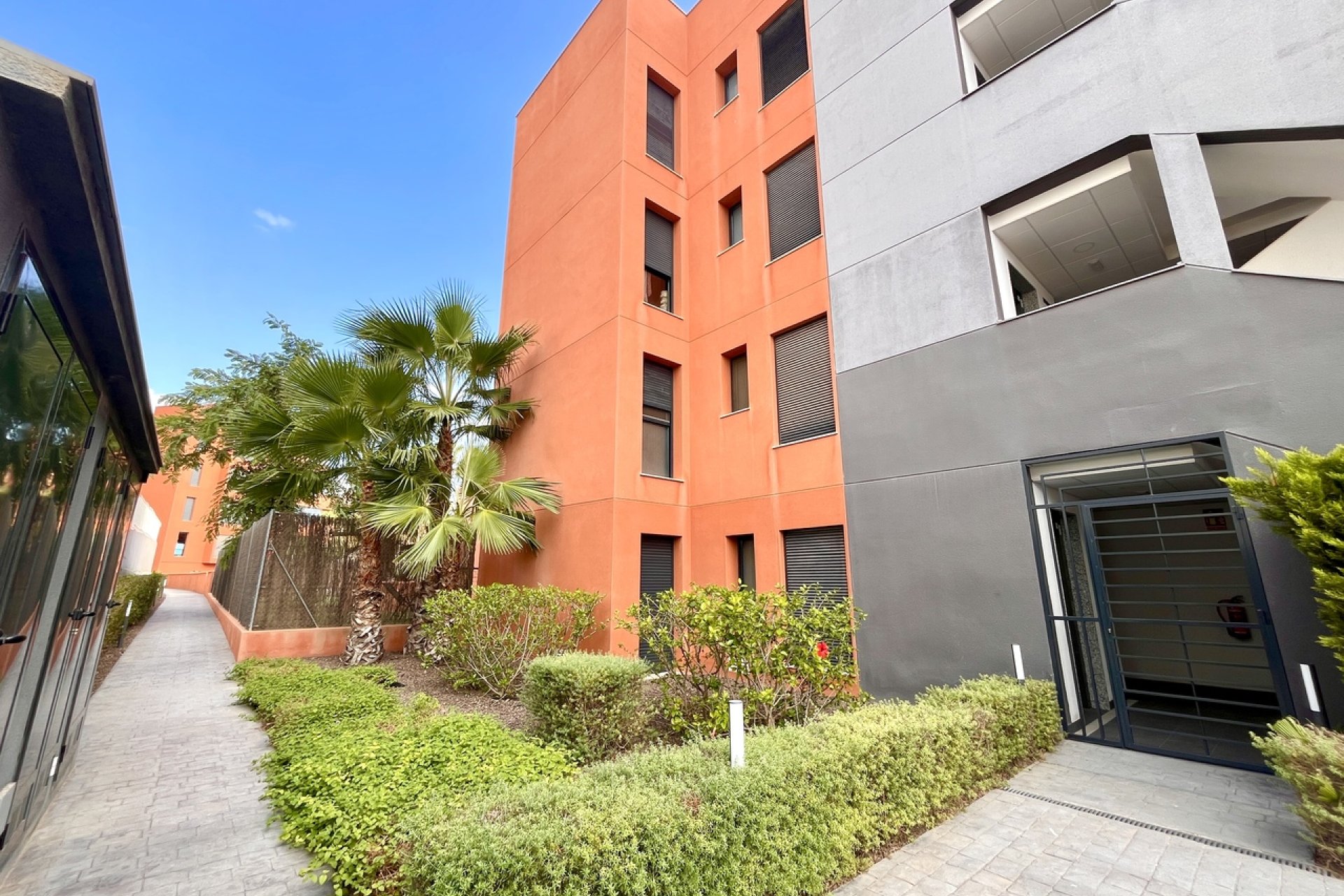Resale - Apartment -
Villamartín - Villamartin