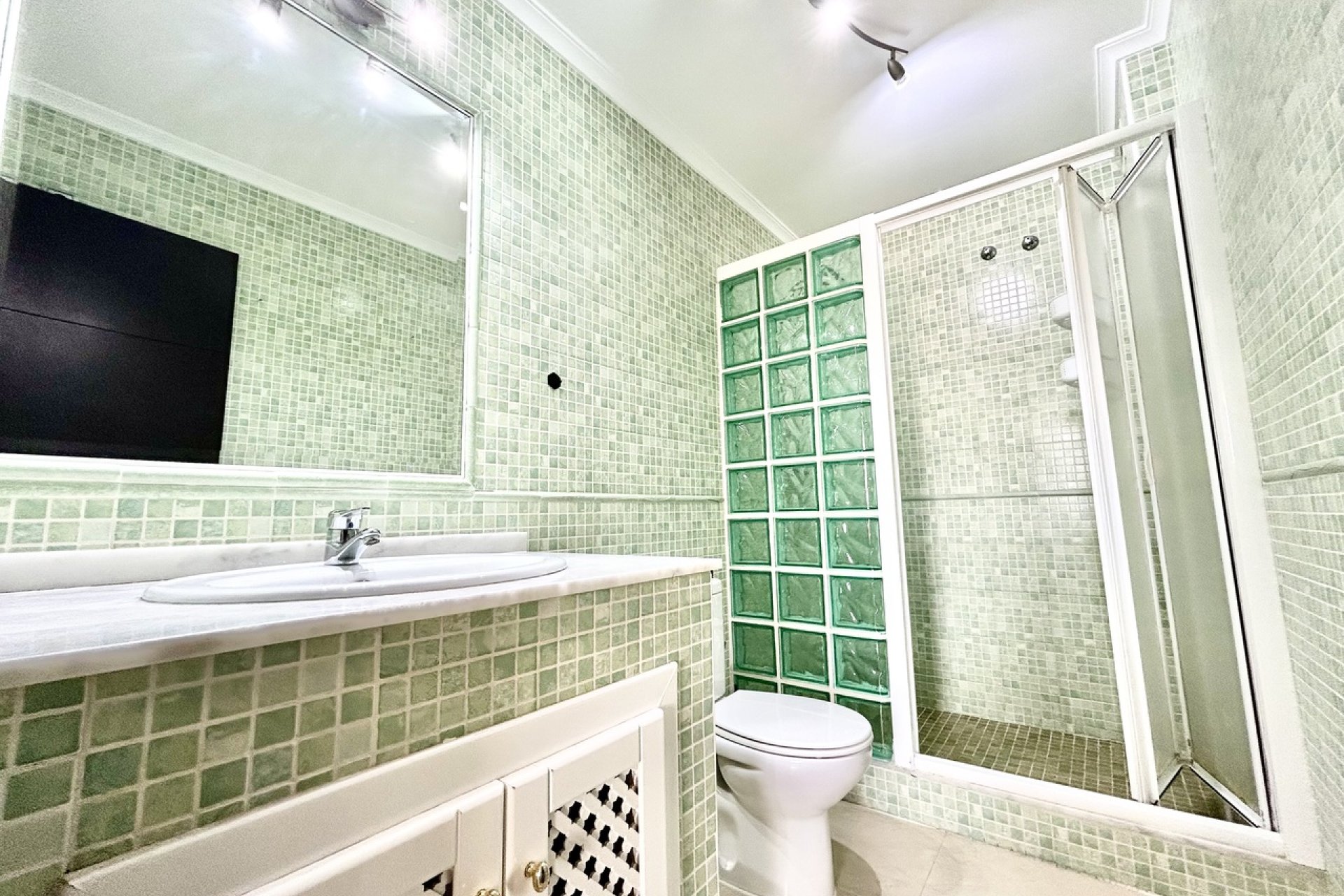 Resale - Apartment -
Villamartín - Villamartin