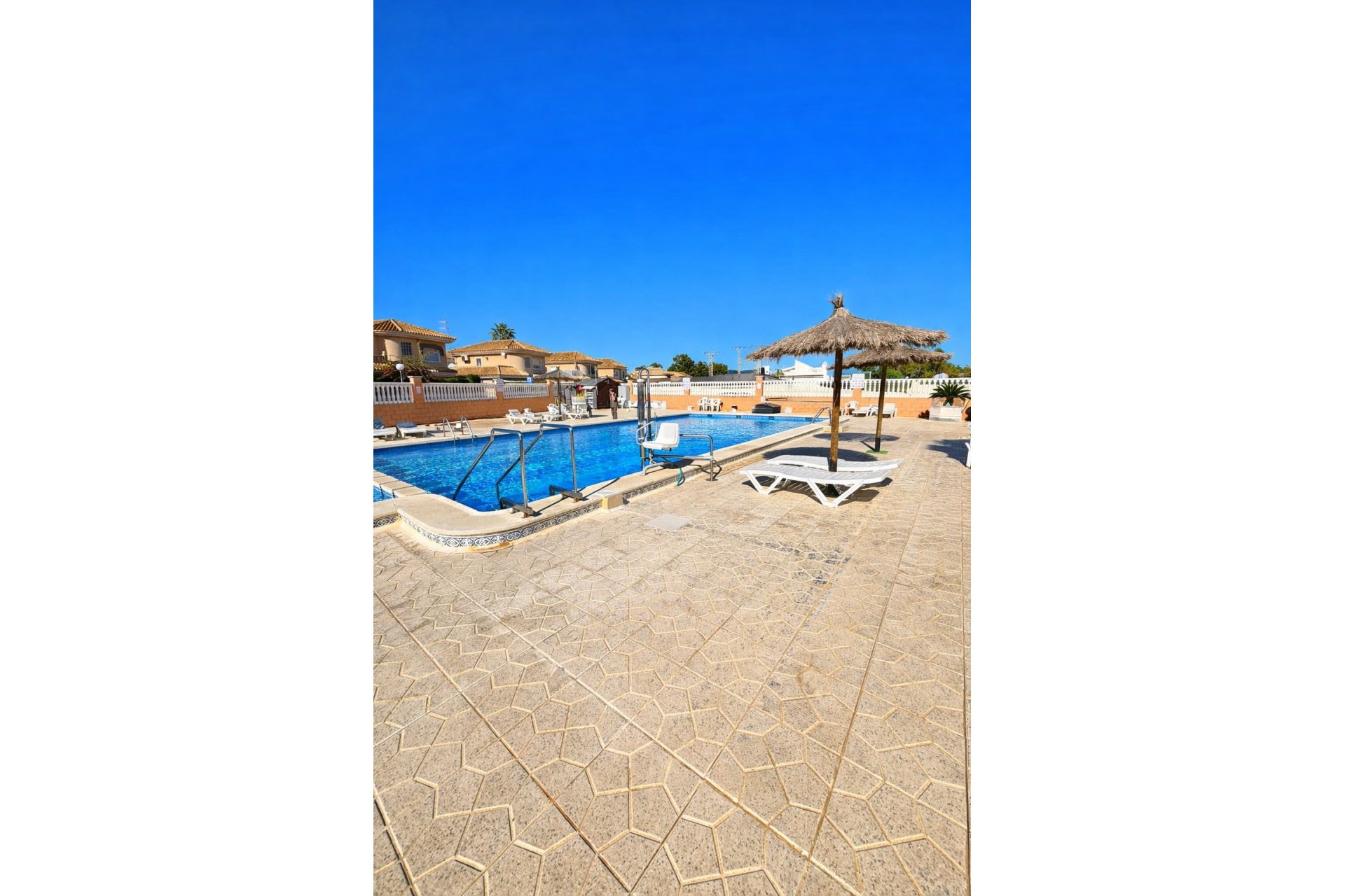 Resale - Bungalow -
Torrevieja - Los Altos