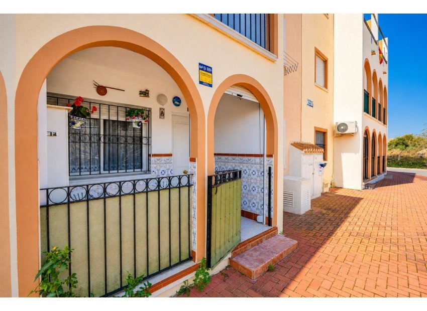 Resale - Bungalow -
Torrevieja - playa de los naufragos