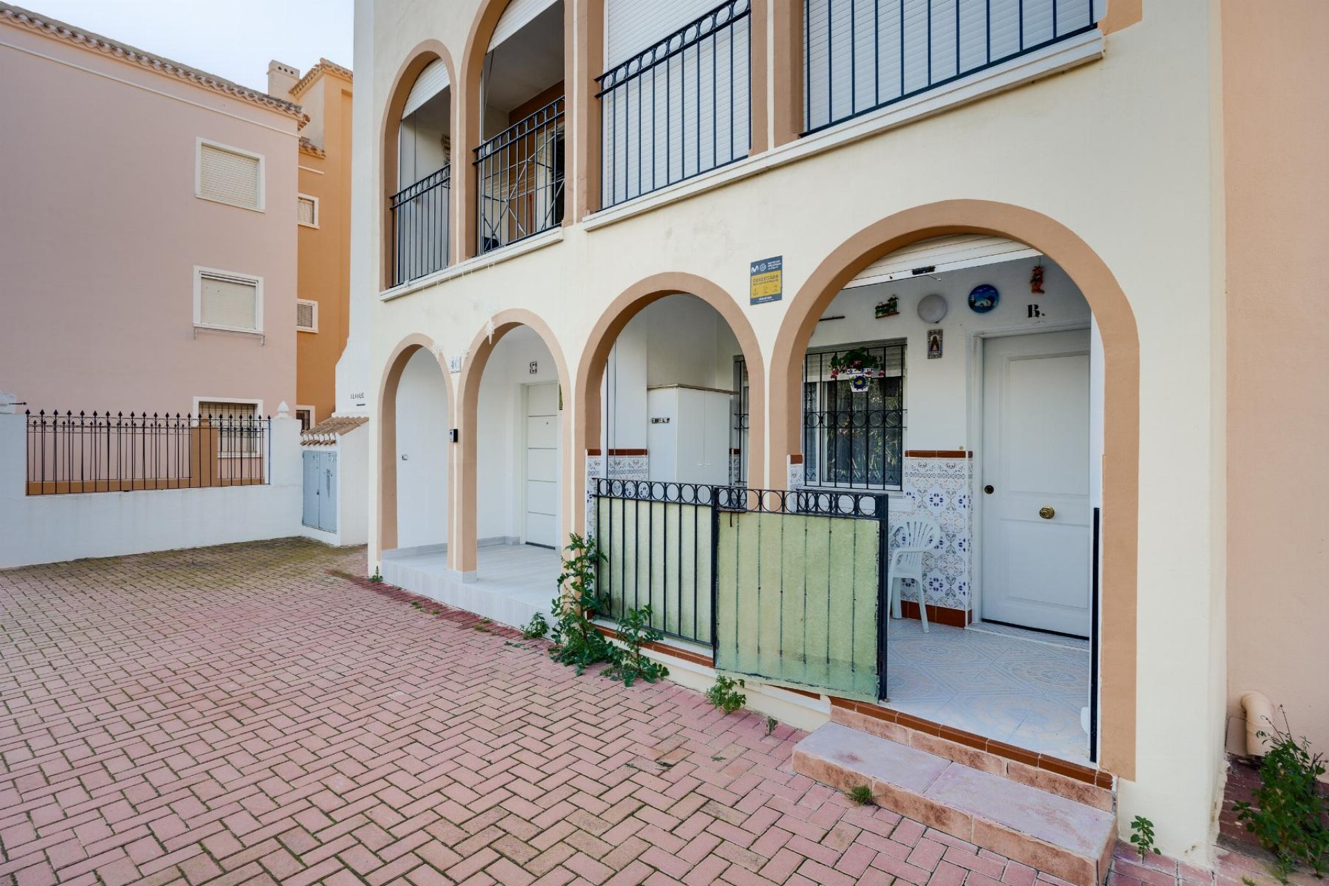 Resale - Bungalow -
Torrevieja - playa de los naufragos