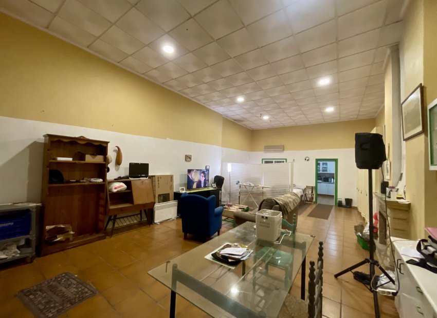 Resale - Bungalow -
Torrevieja