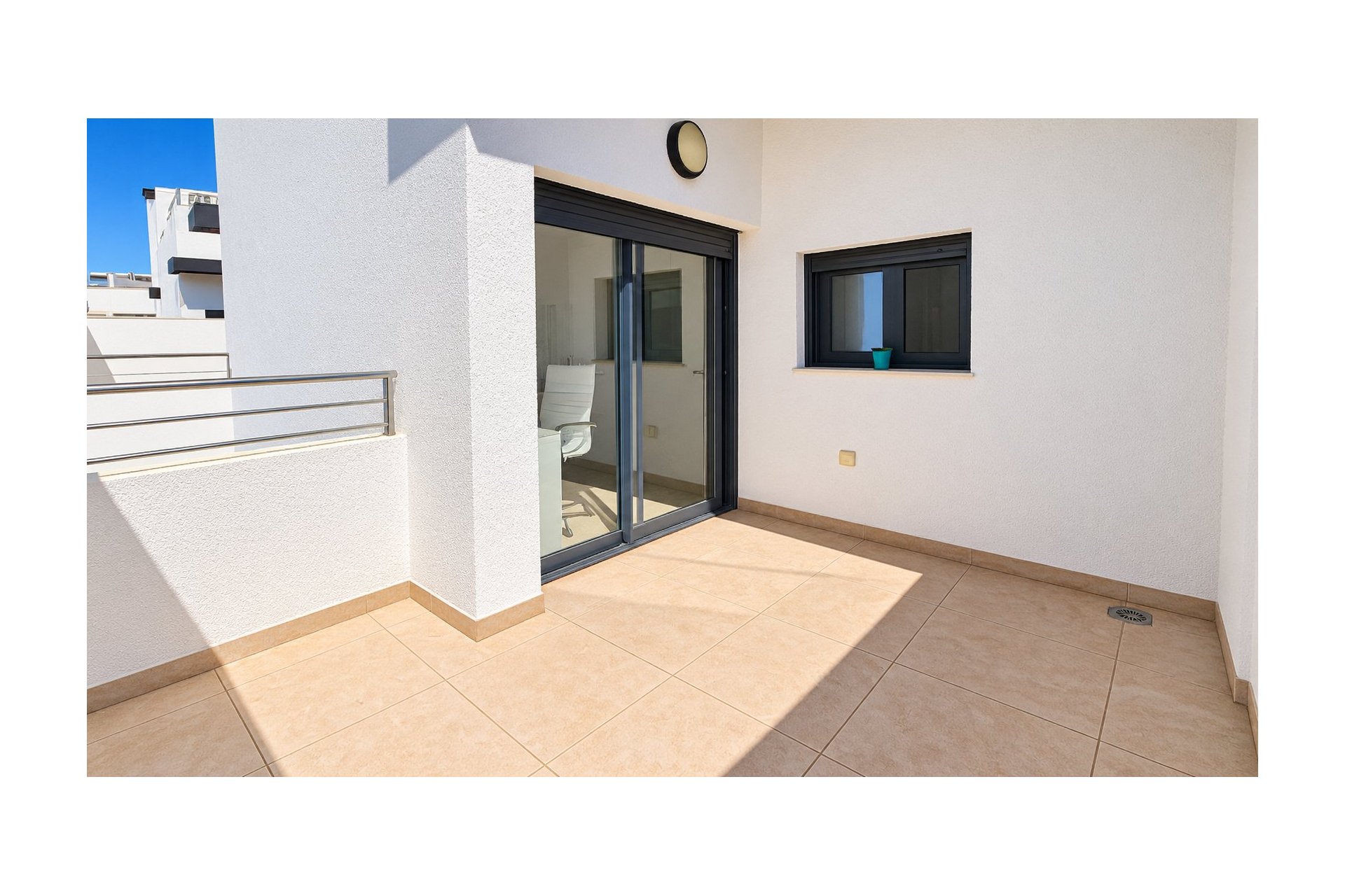 Resale - Chalet -
Orihuela Costa - Villamartín