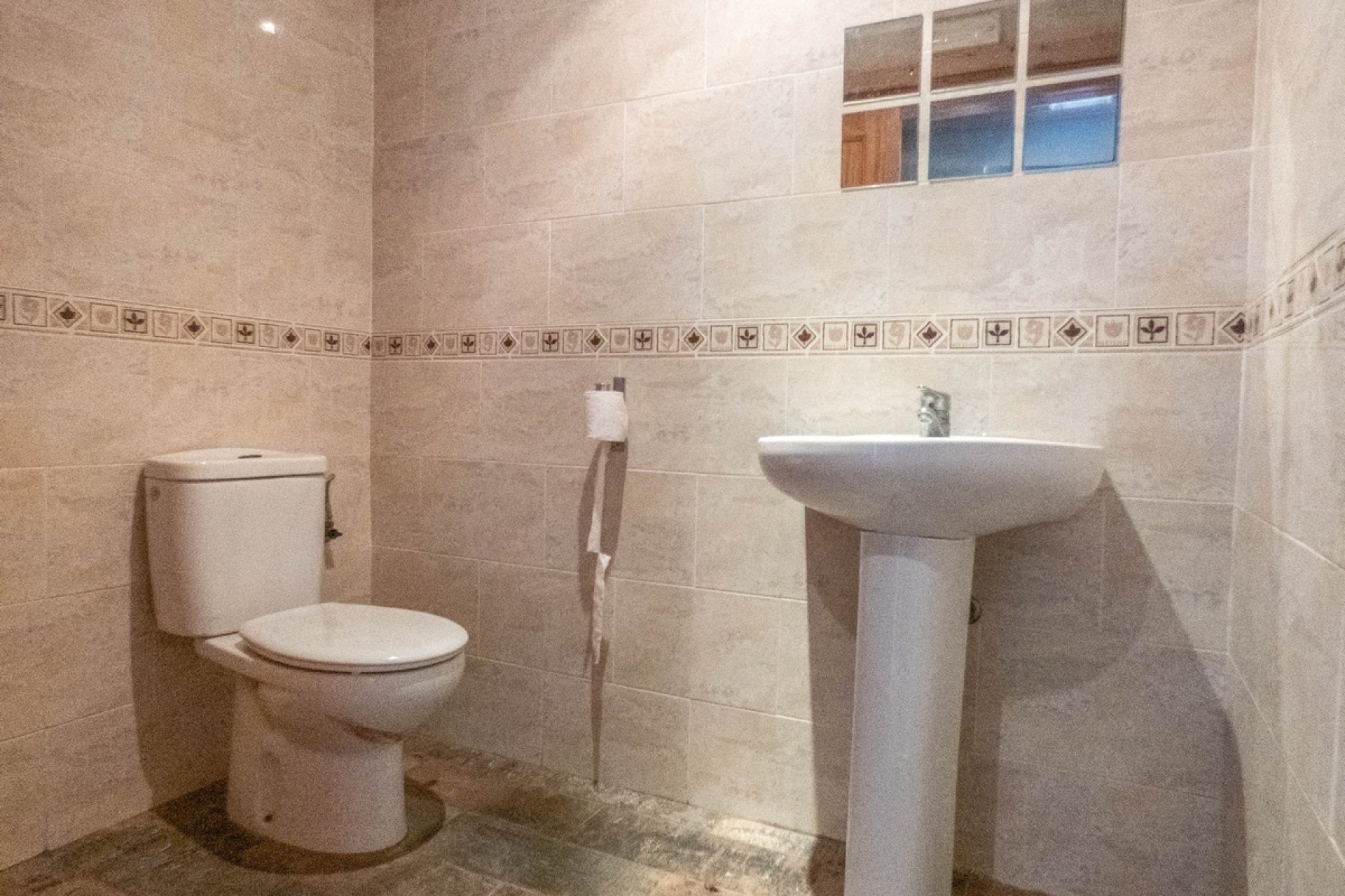 Resale - Commercial -
Algorfa