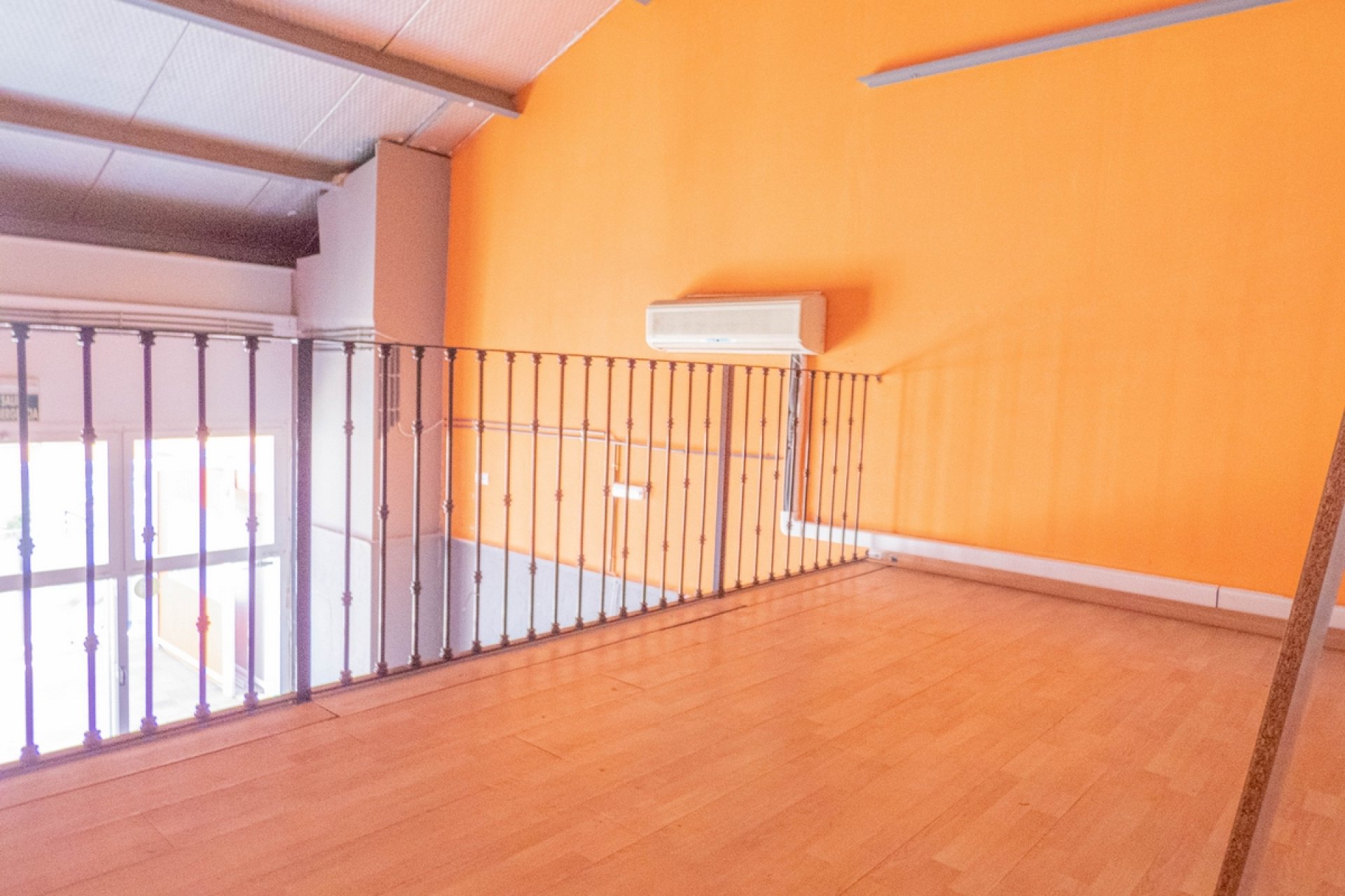 Resale - Commercial -
Algorfa