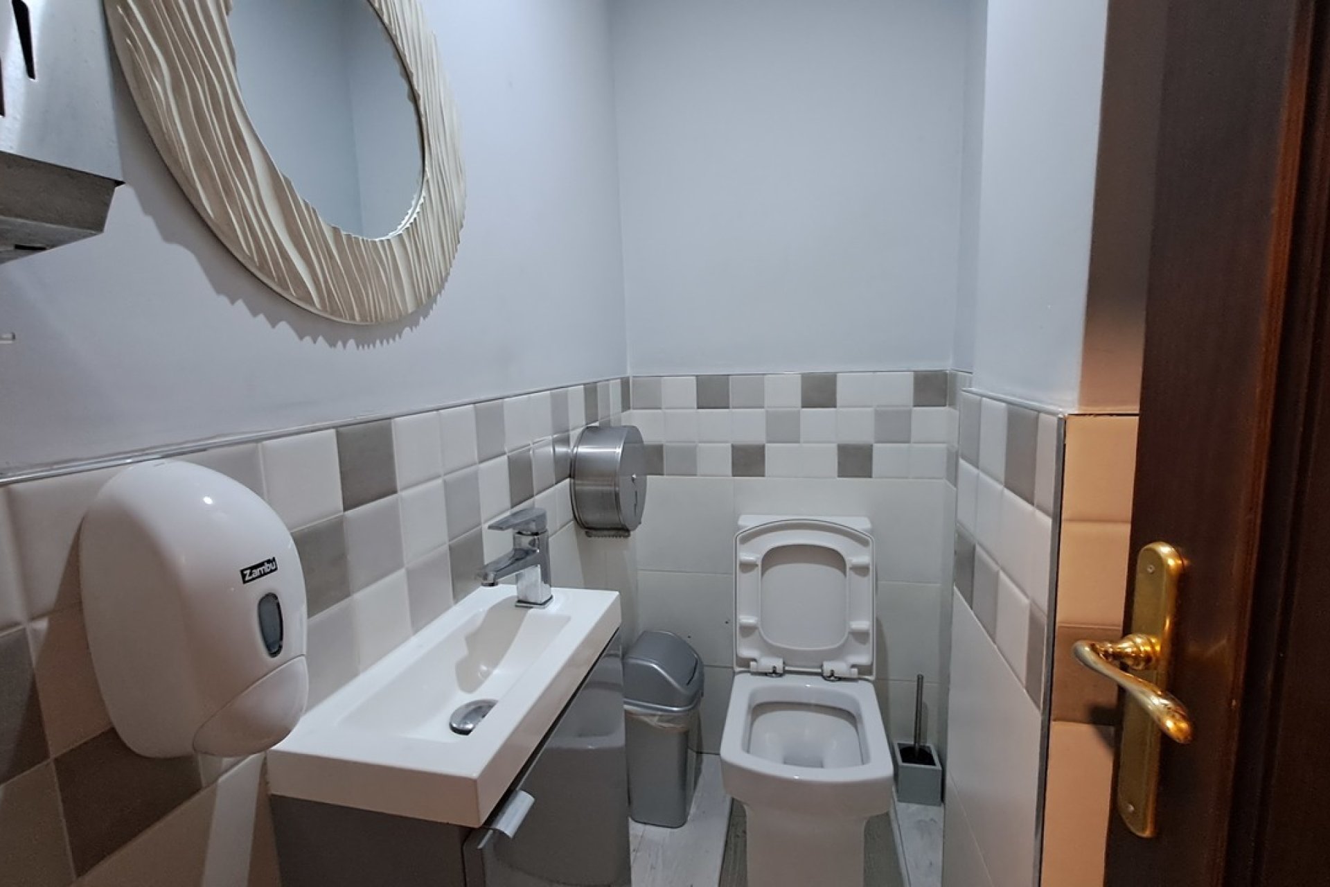 Resale - Commercial -
Benijofar