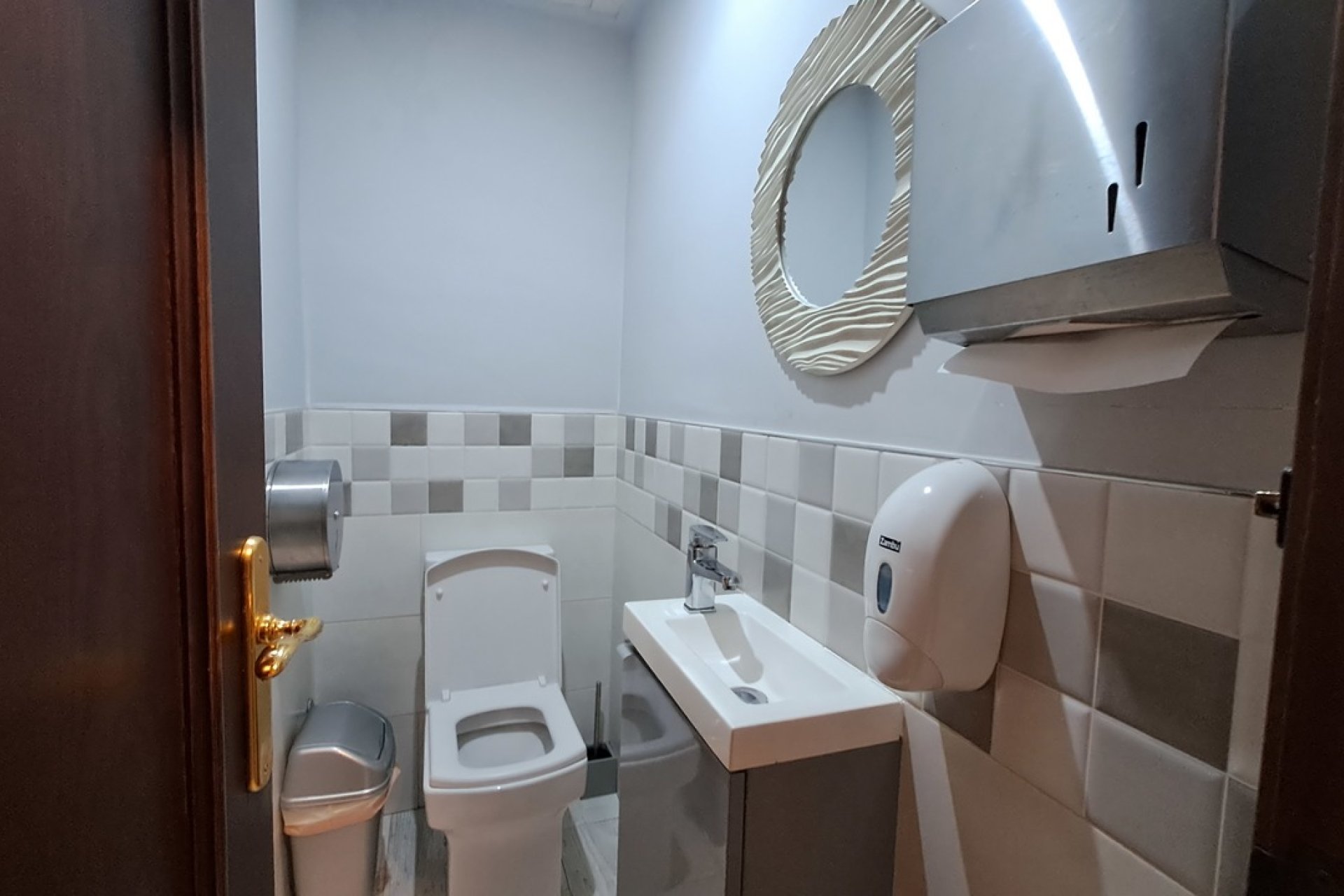 Resale - Commercial -
Benijofar