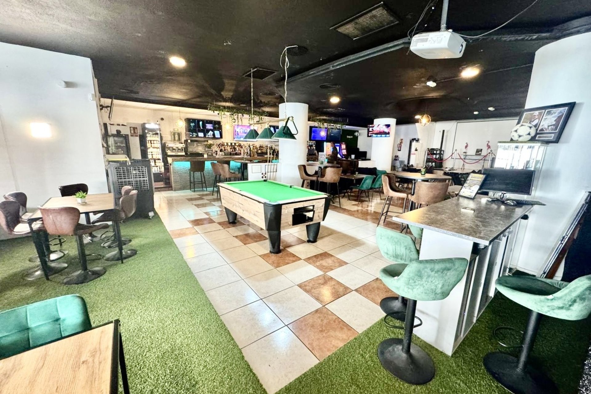 Resale - Commercial -
San Miguel de Salinas