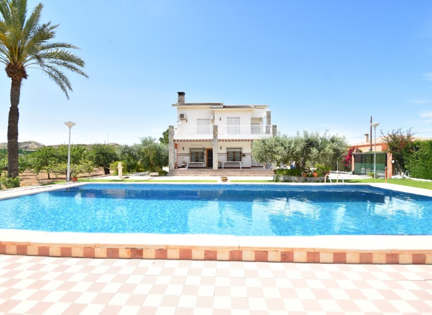 Resale - Country House -
Elche - Sierra