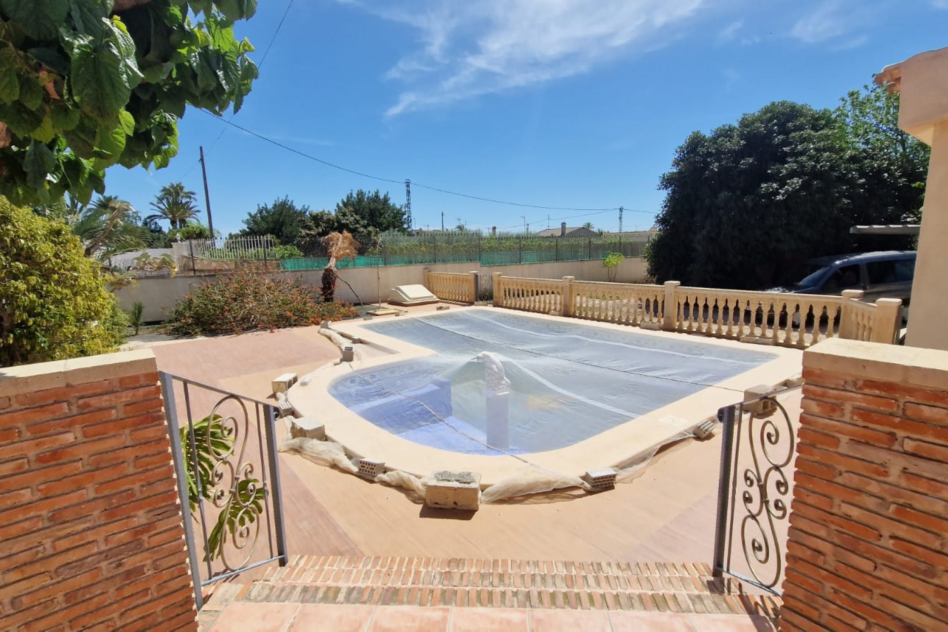 Resale - Country House -
Elche