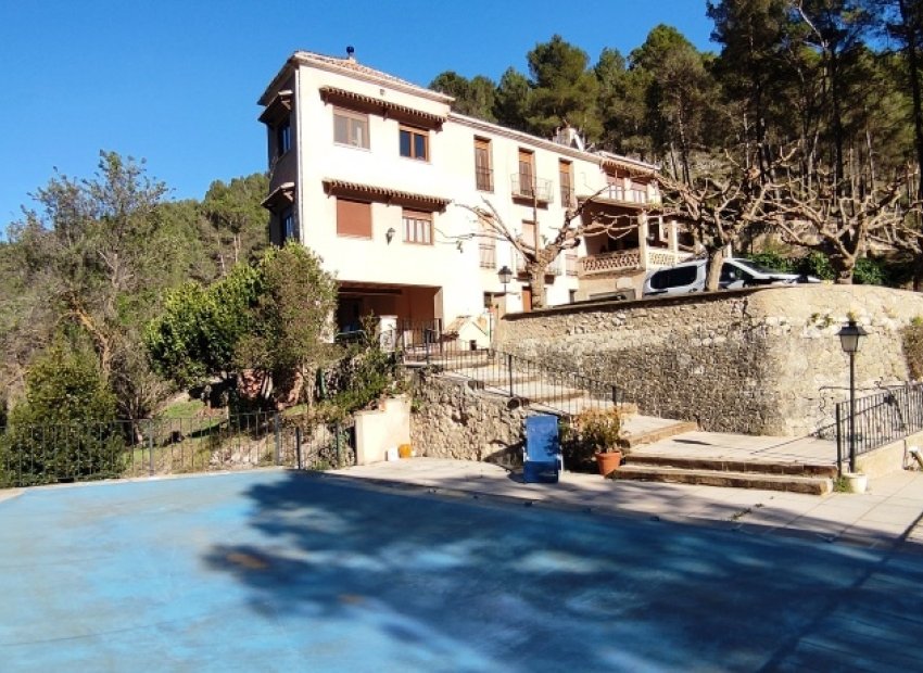 Resale - Finca -
Alcoy