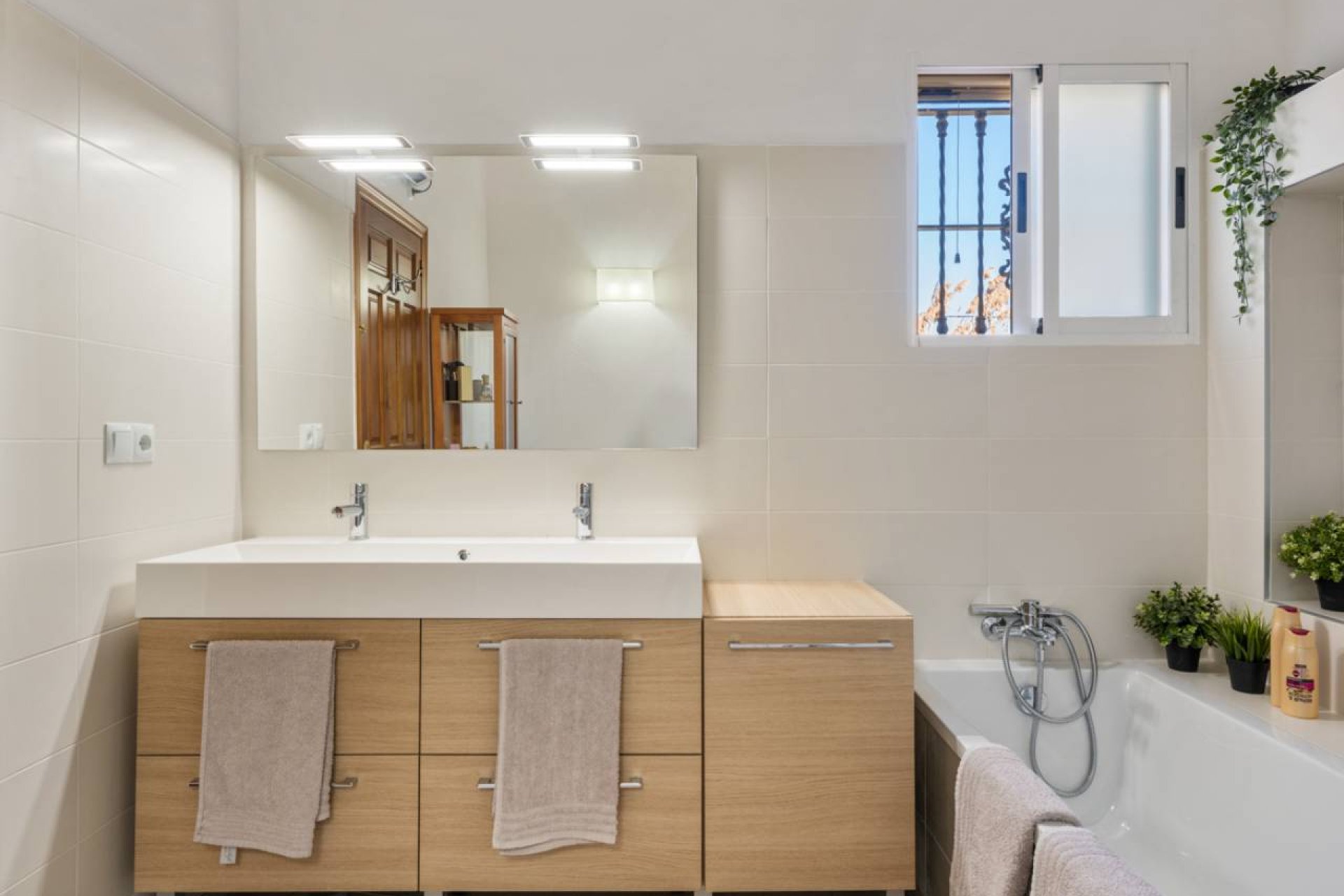 Resale - Finca -
Catral