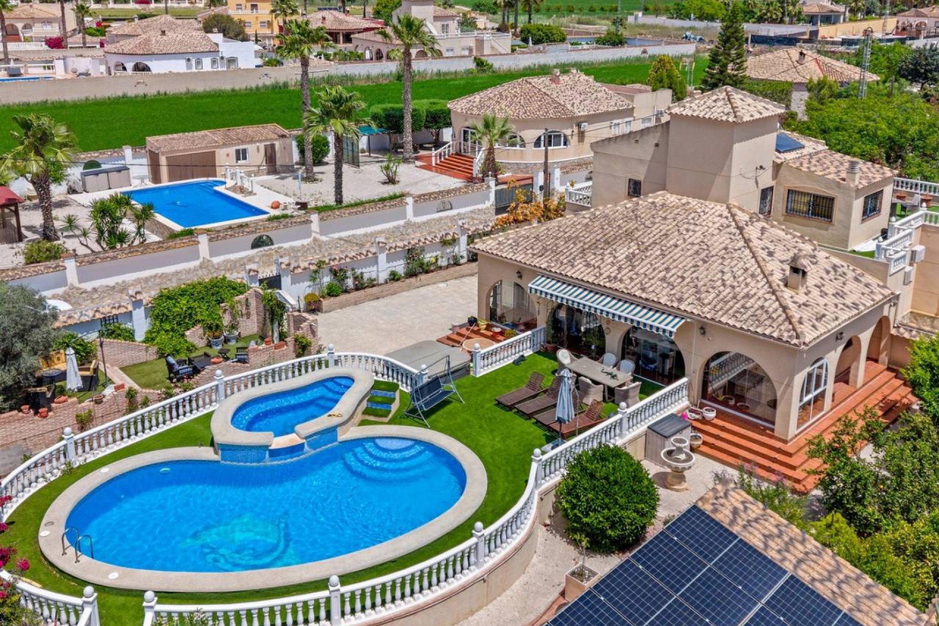 Resale - Finca -
Catral