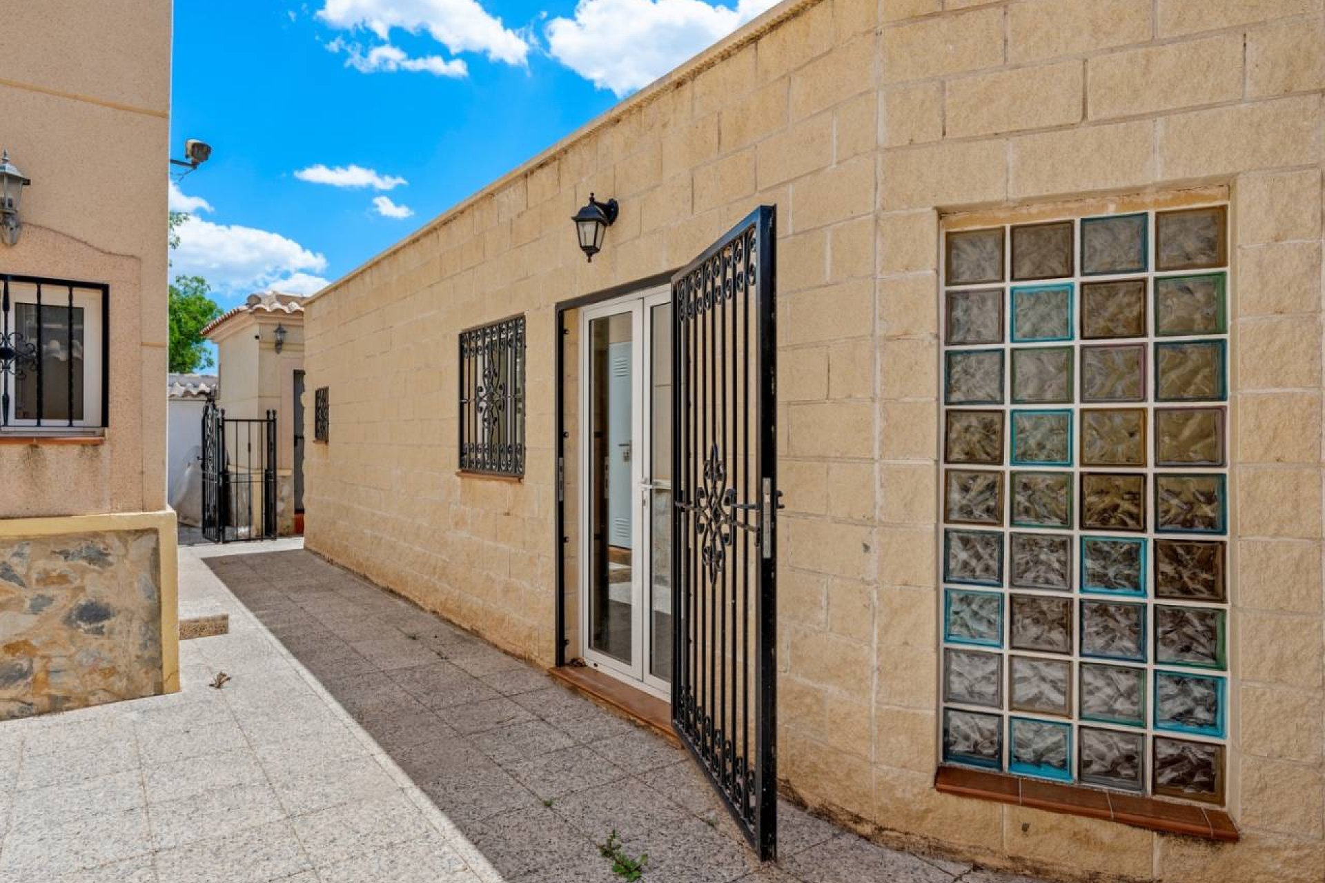Resale - Finca -
Catral