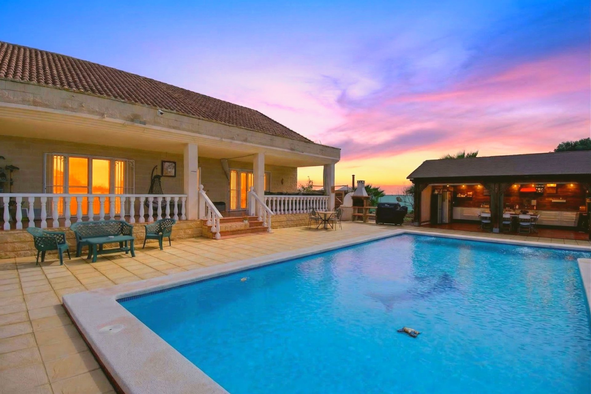 Resale - Finca -
Crevillente