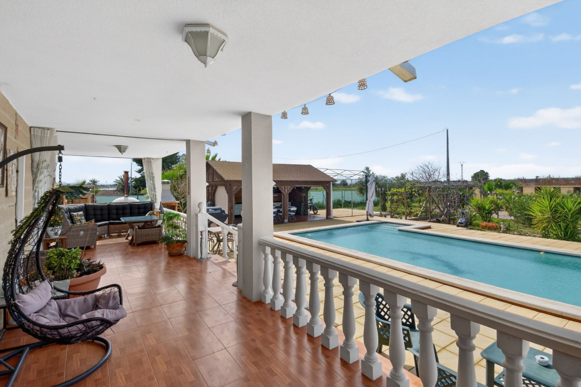 Resale - Finca -
Crevillente