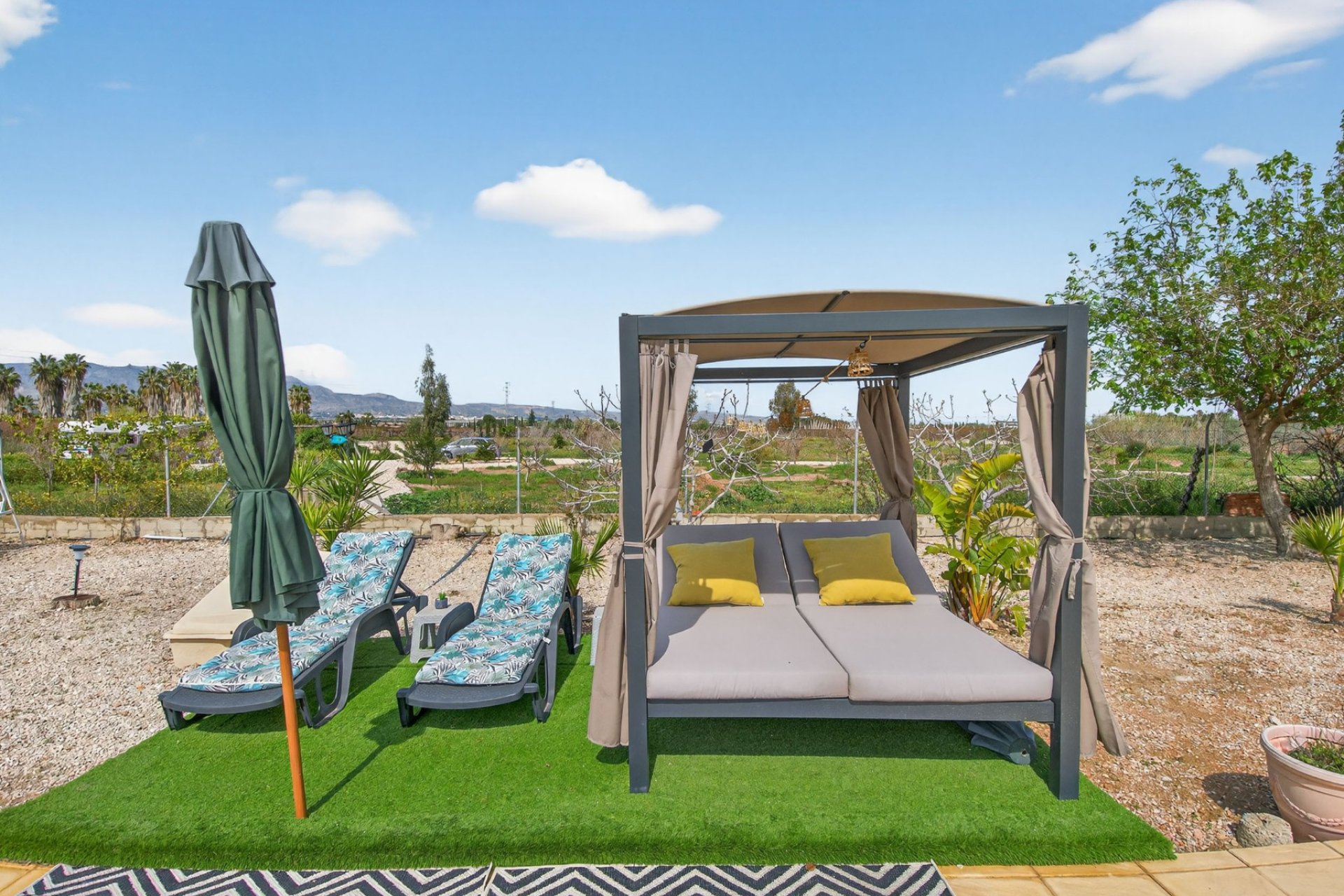 Resale - Finca -
Crevillente