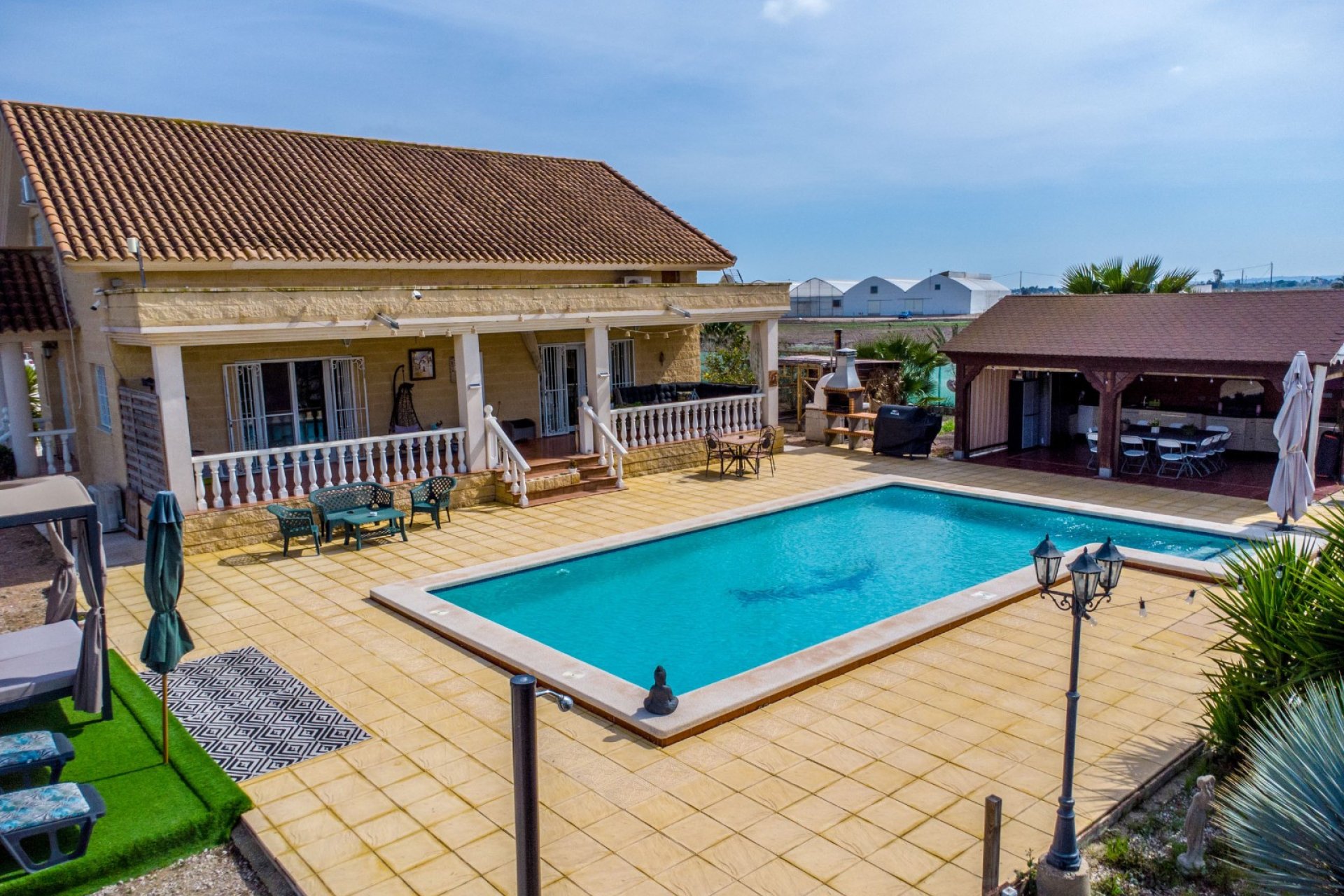 Resale - Finca -
Crevillente