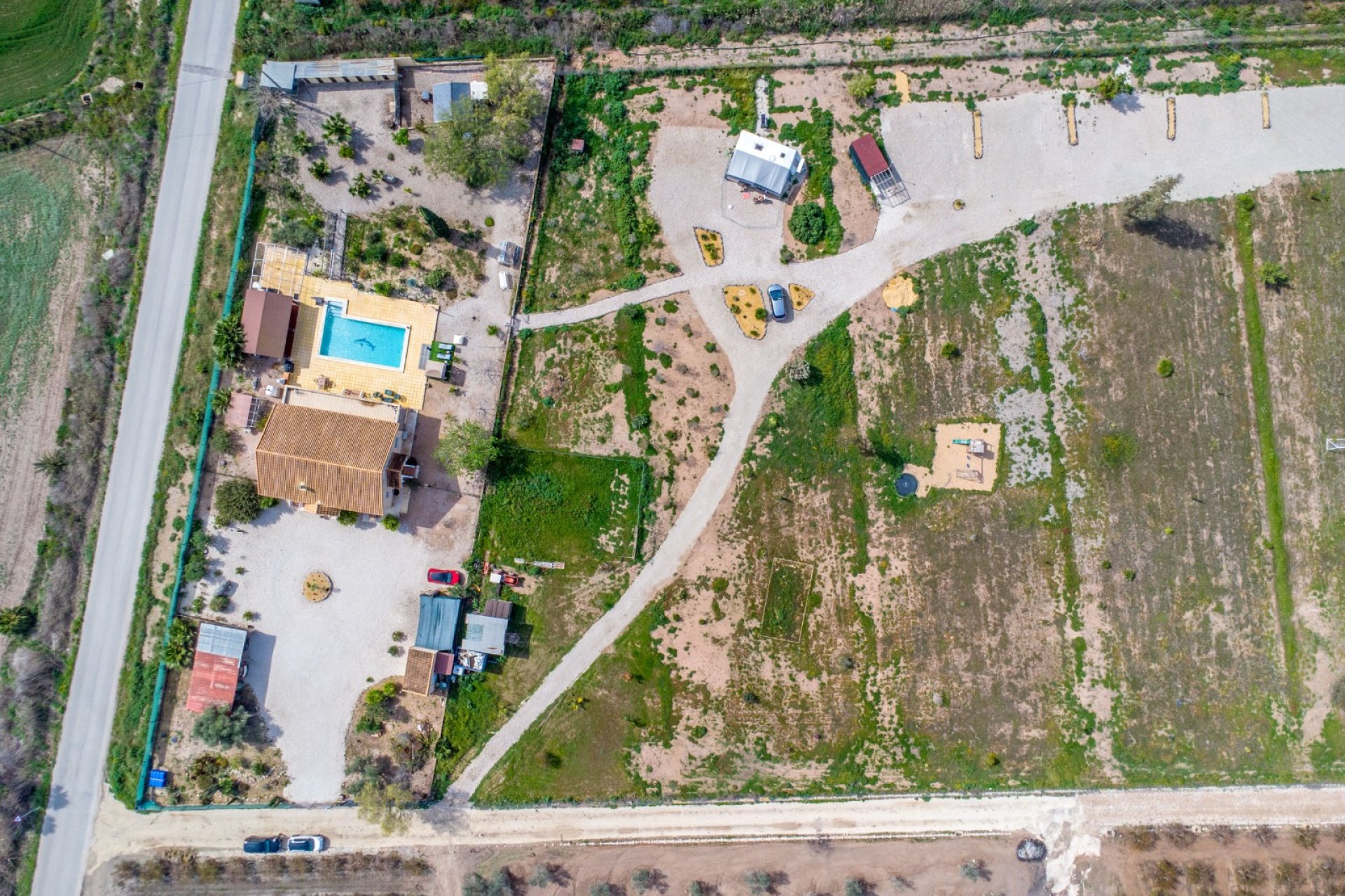 Resale - Finca -
Crevillente