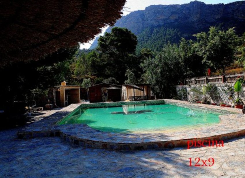 Resale - Finca -
Gea Y Truyols