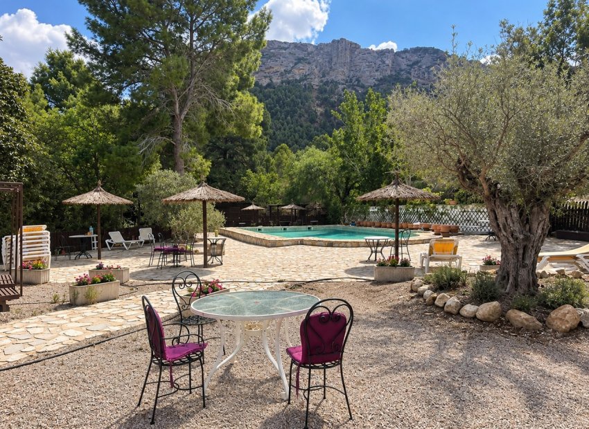 Resale - Finca -
Gea Y Truyols