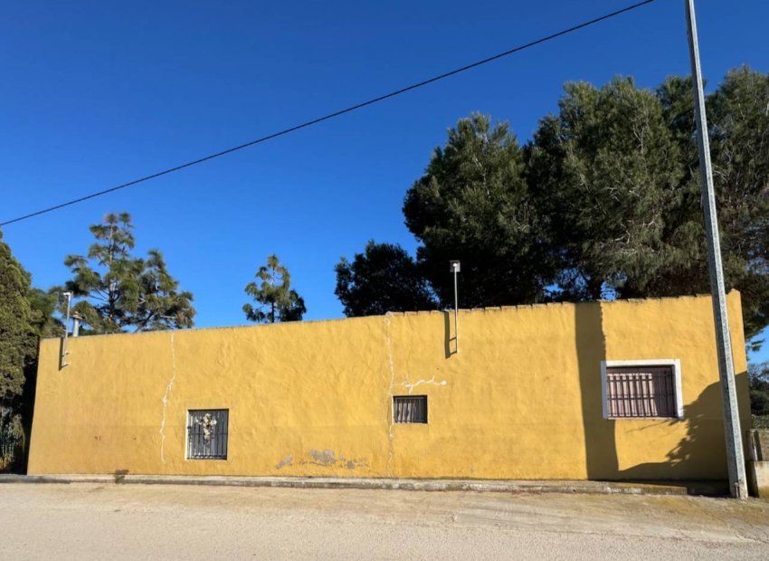 Resale - Finca -
Guardamar del Segura