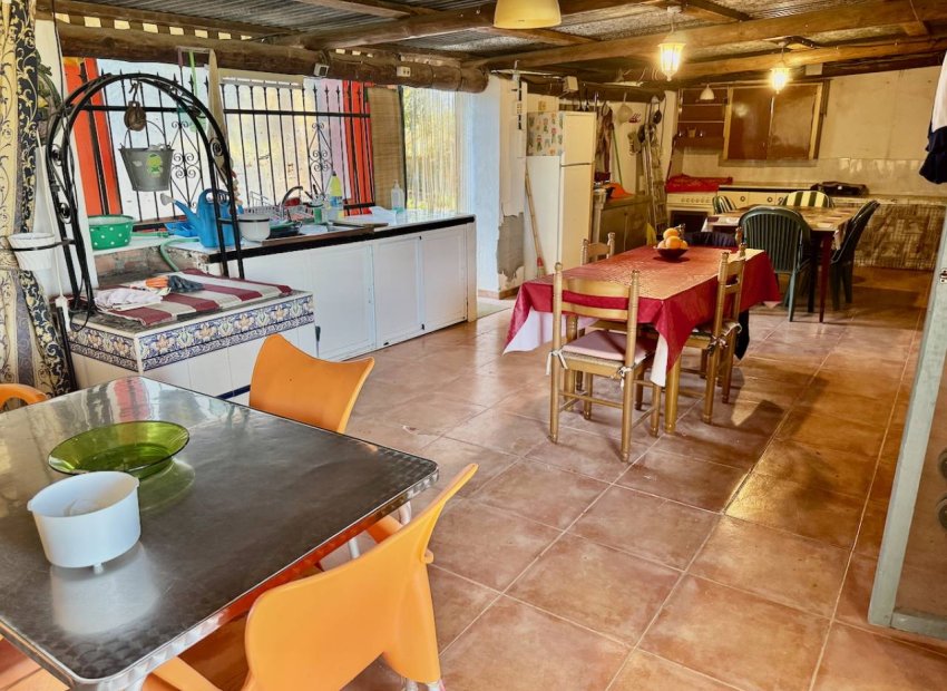 Resale - Finca -
Guardamar del Segura