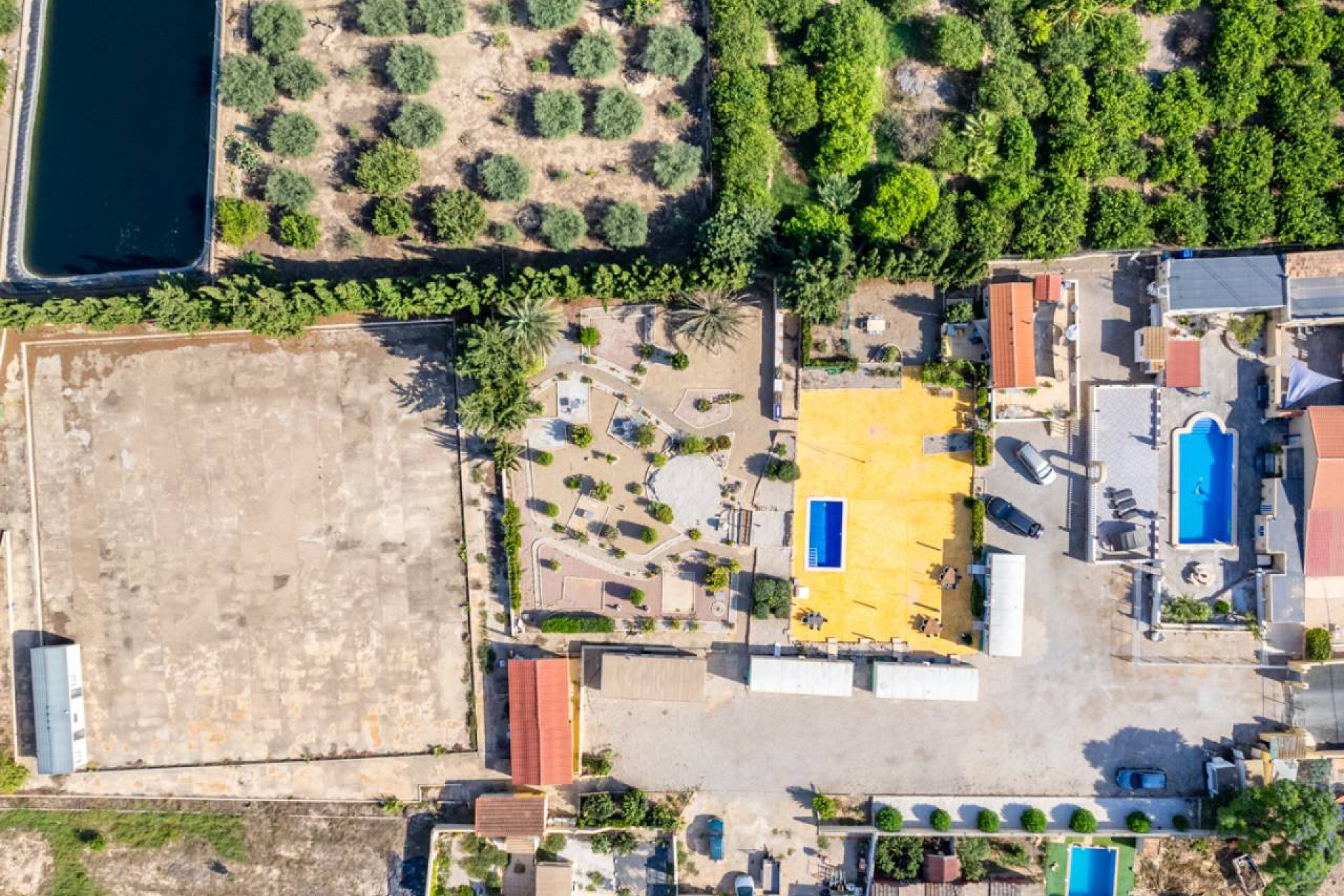 Resale - Finca -
Los Montesinos