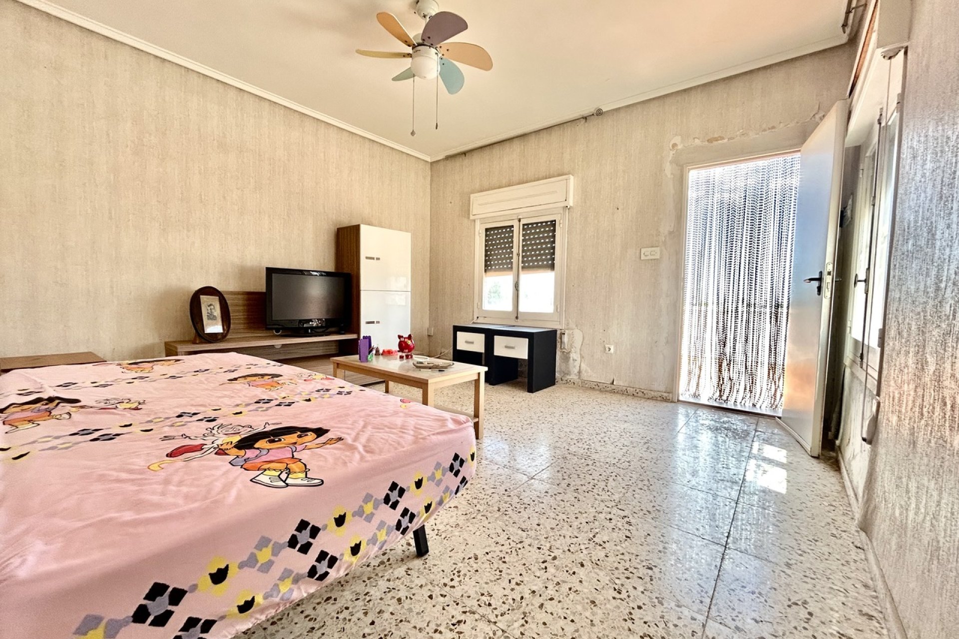 Resale - Finca -
Los Montesinos