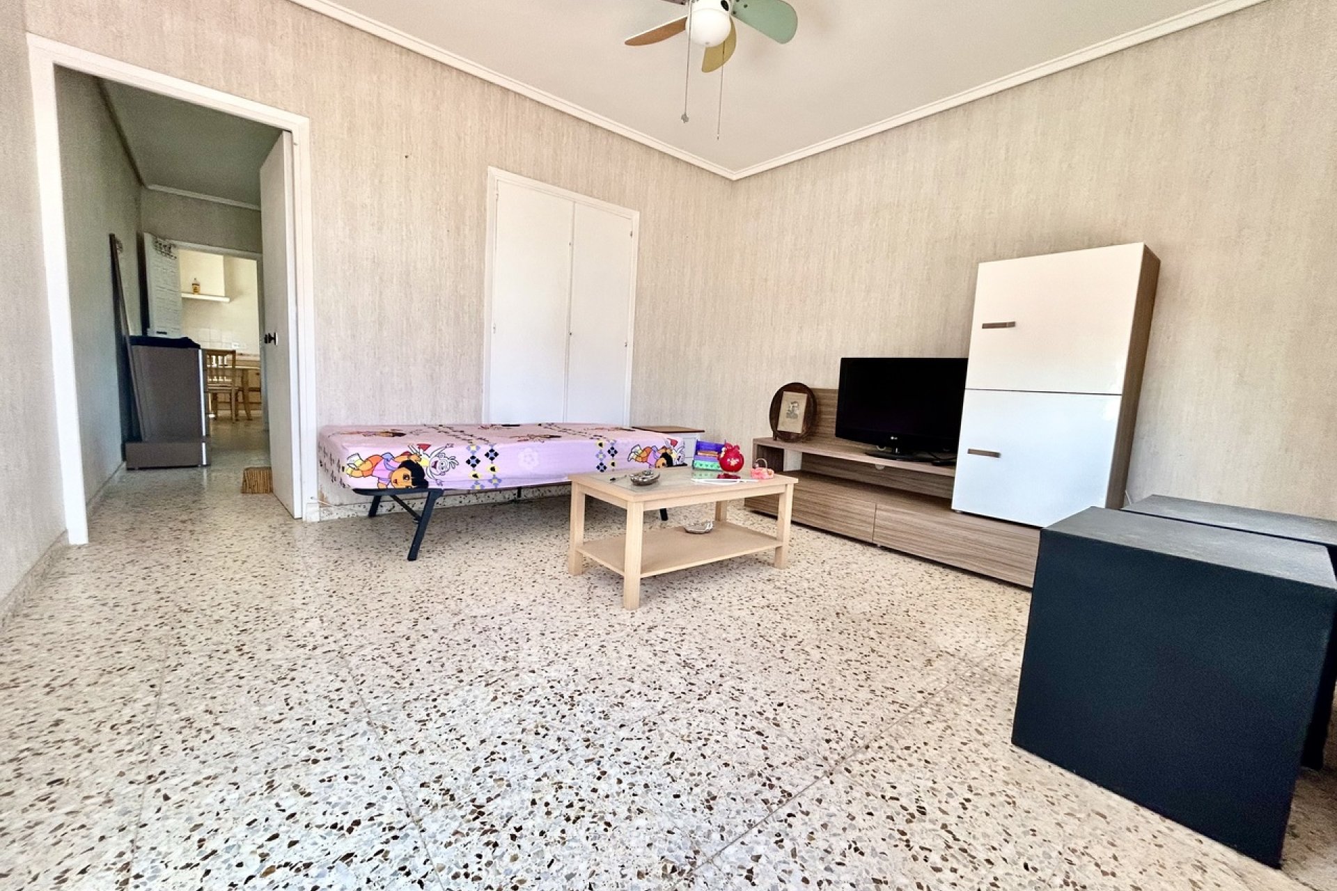 Resale - Finca -
Los Montesinos