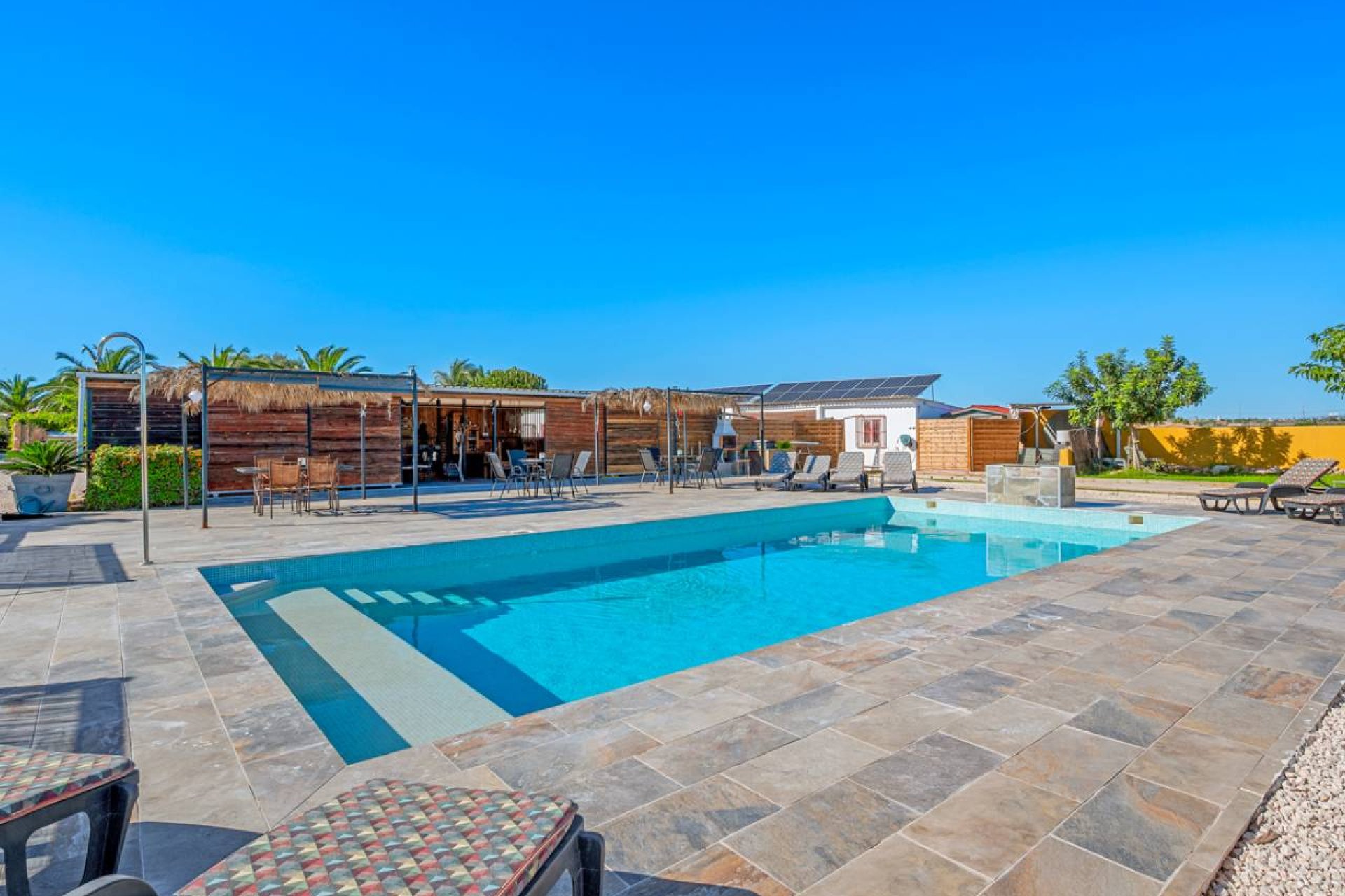 Resale - Finca -
Los Montesinos