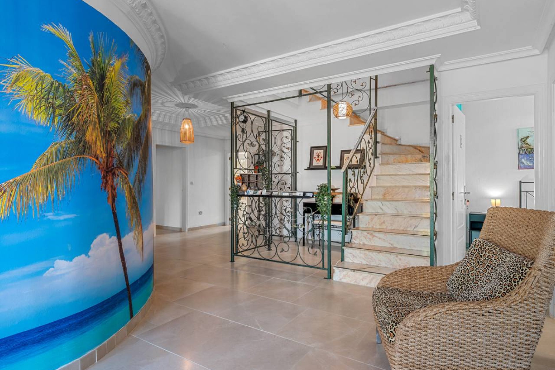 Resale - Finca -
Los Montesinos