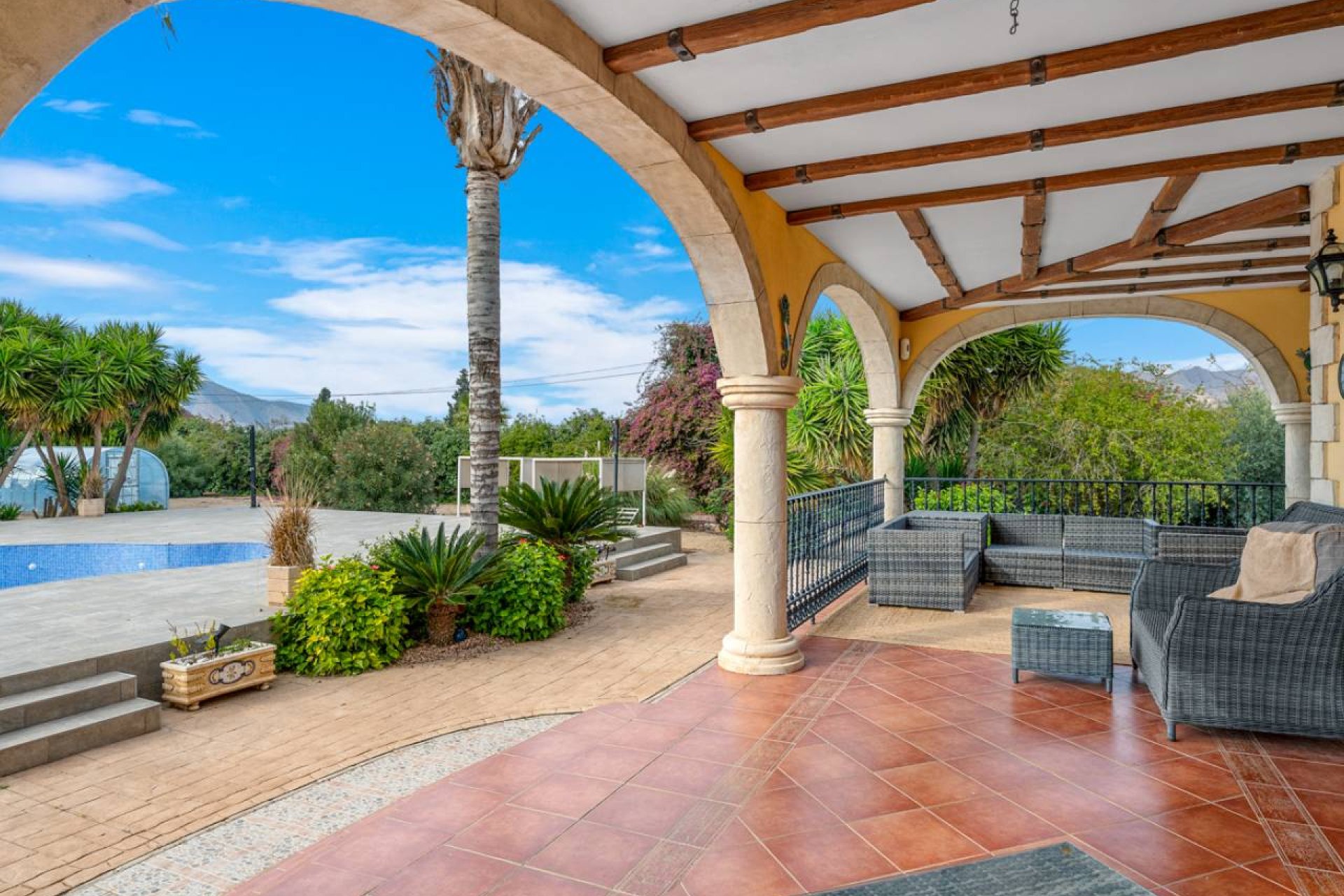 Resale - Finca -
Orihuela