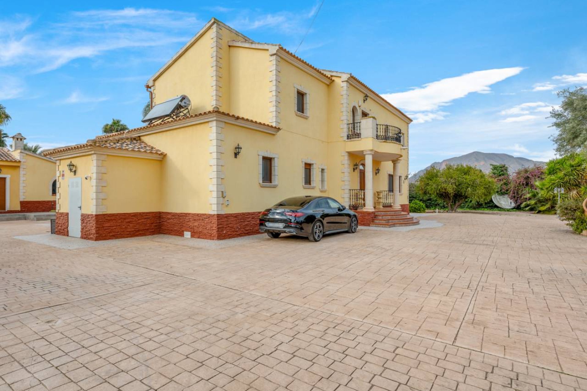 Resale - Finca -
Orihuela