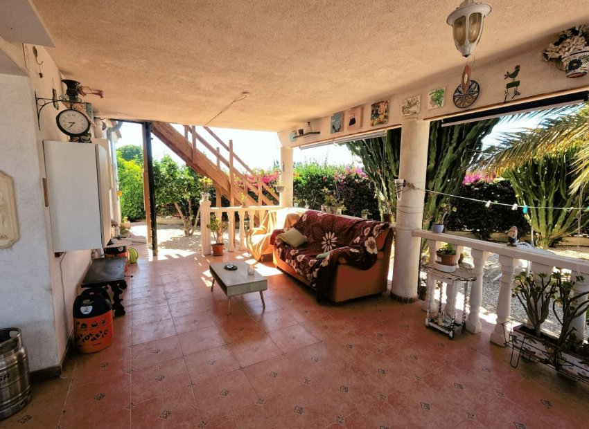 Resale - Finca -
Orihuela