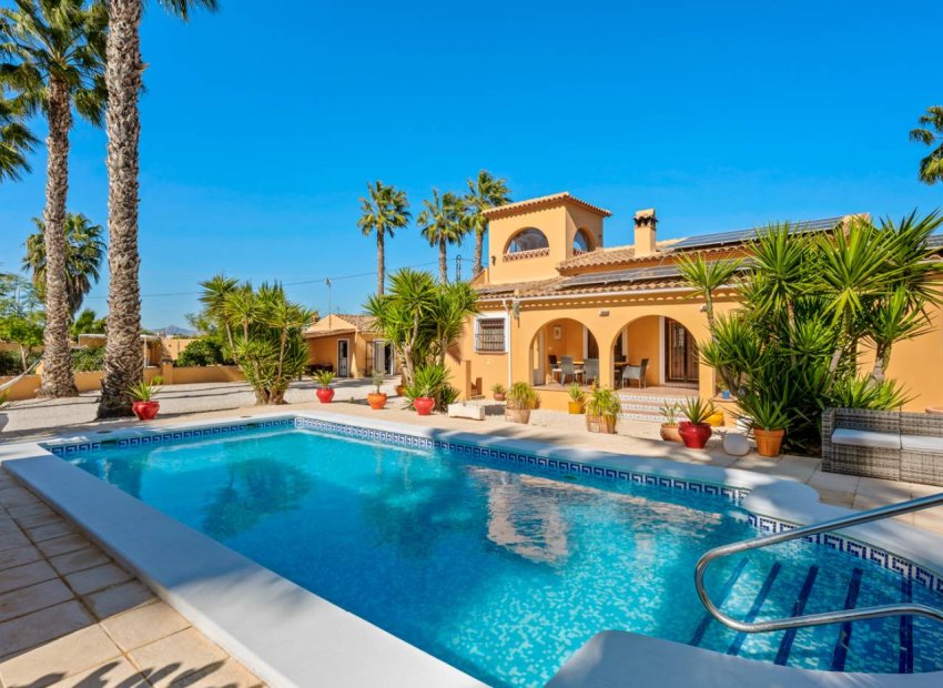 Resale - Finca -
Rafal