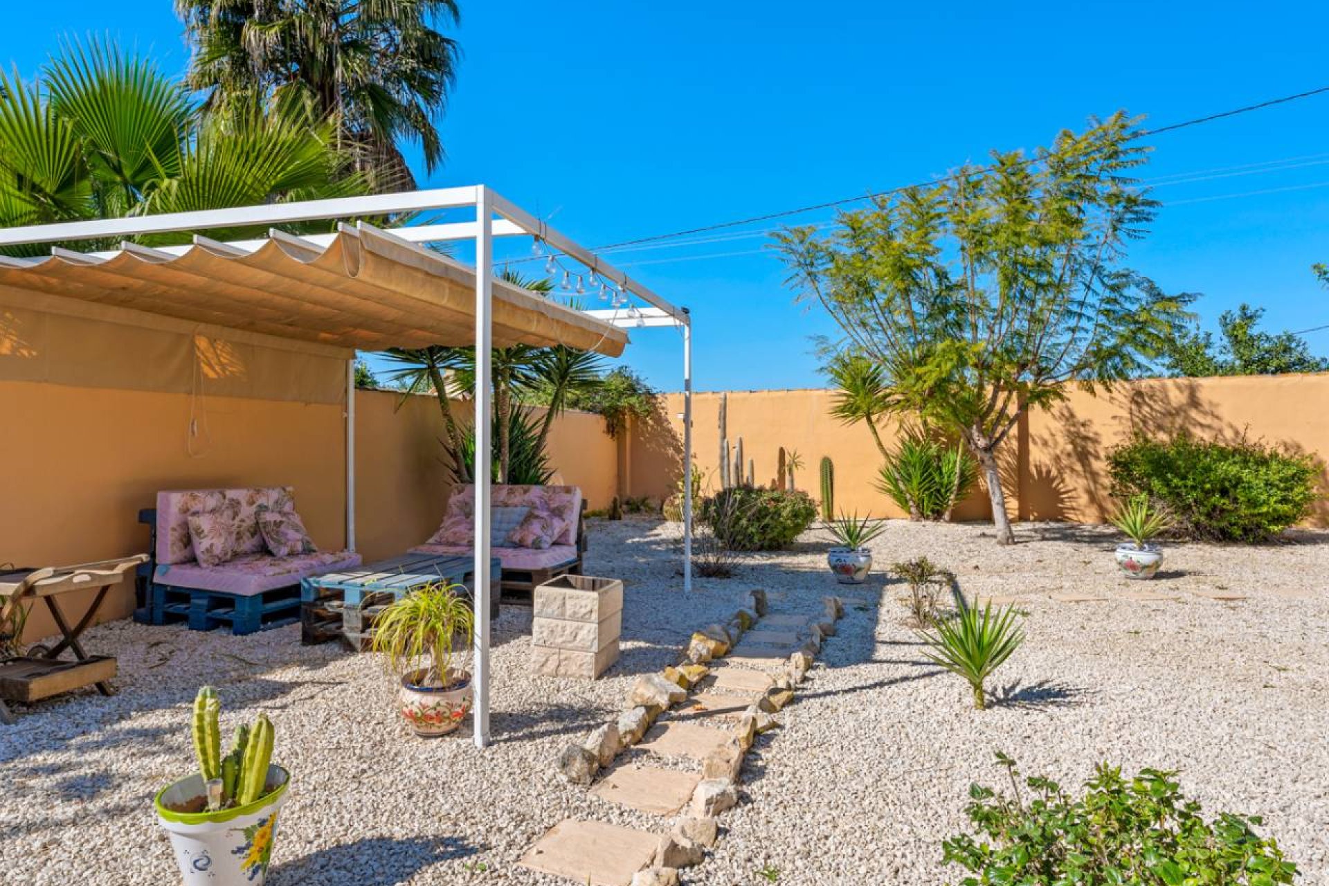 Resale - Finca -
Rafal