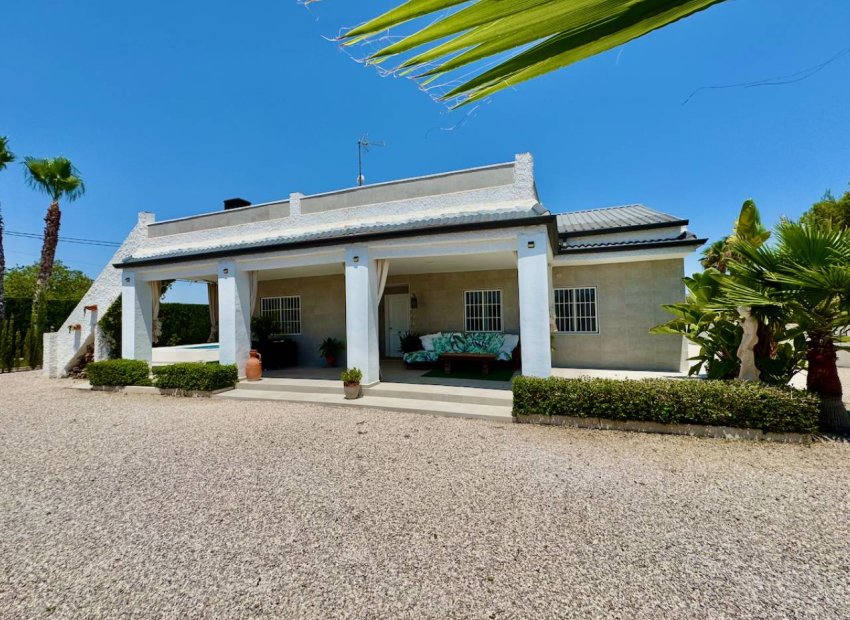 Resale - Finca -
Torrellano